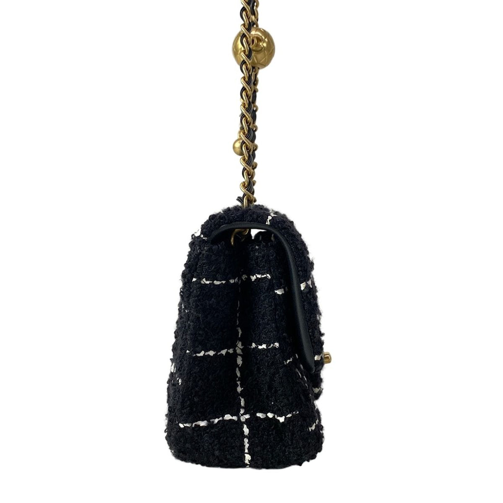 Chanel Shoulder Bag Mini Quilted Black White — view 2