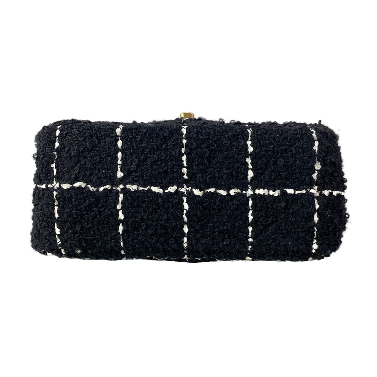 Chanel Shoulder Bag Mini Quilted Black White — view 5