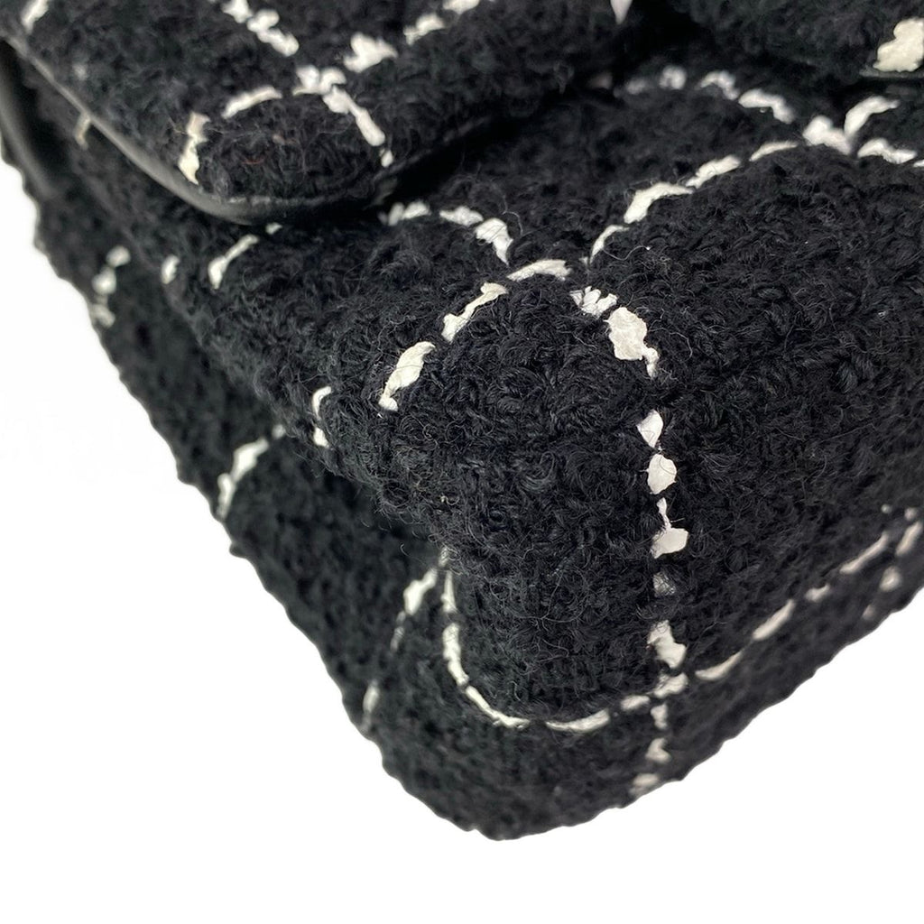 Chanel Shoulder Bag Mini Quilted Black White — view 6