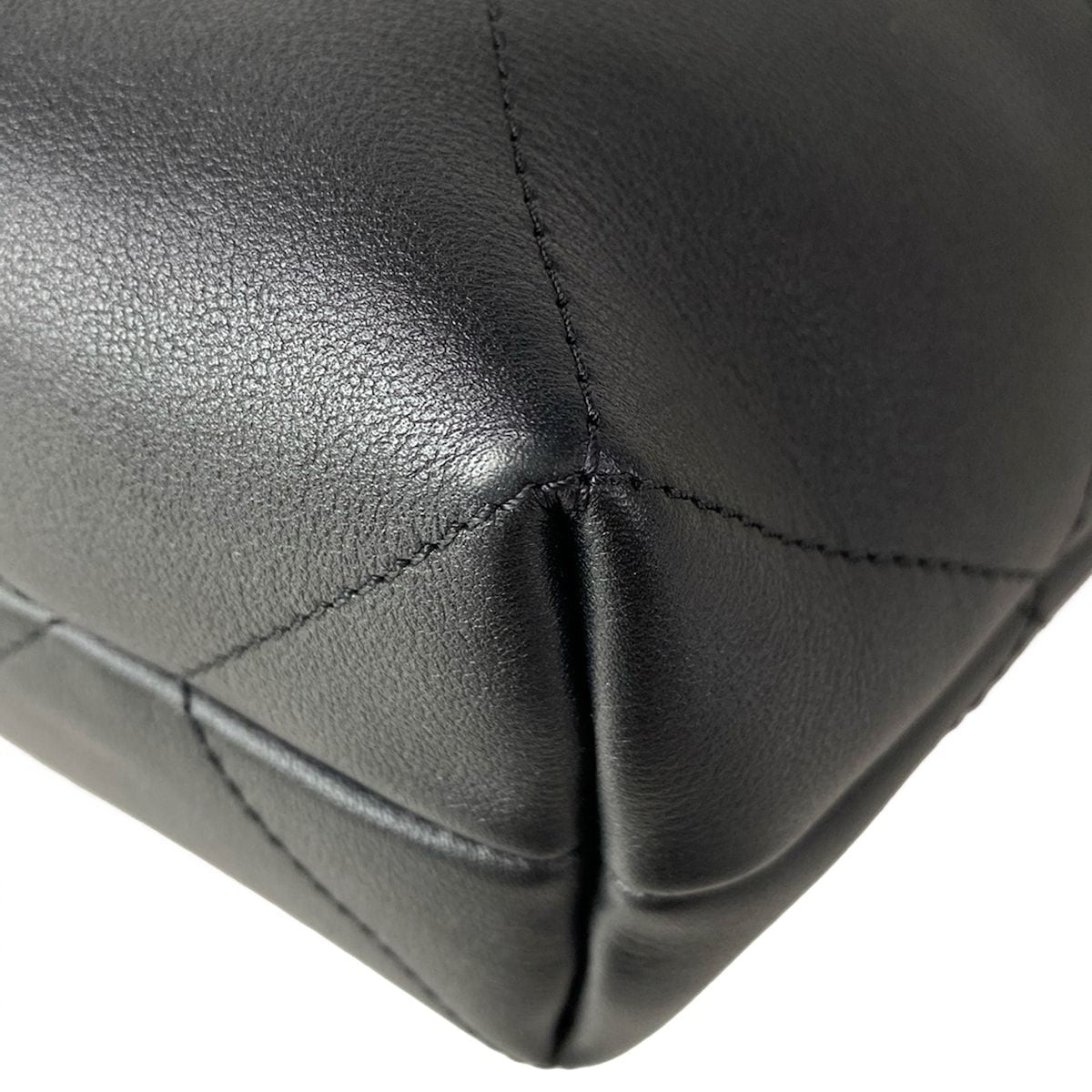 Chanel Handbag Quilted Hobo Black Gold Metal Leather — view 7