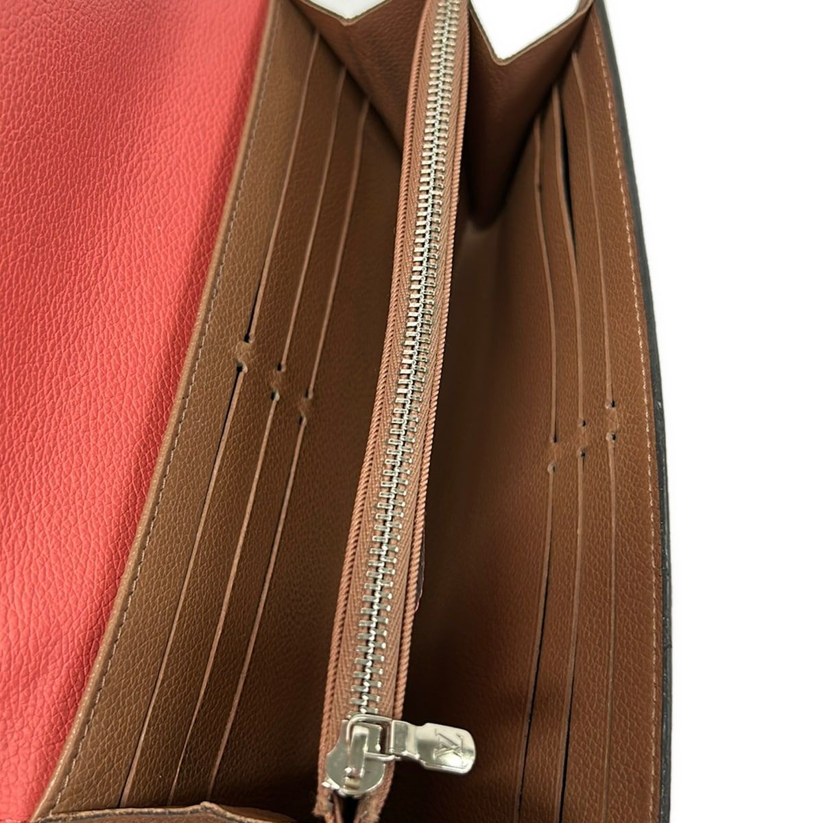 Louis Vuitton Wallet Lockme Portefeuille II Blossom Leather Cowhide — view 4