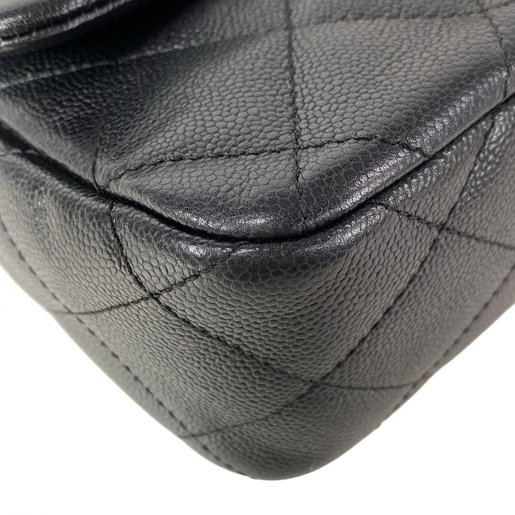 Chanel Shoulder Bag Quilted Black — view 6