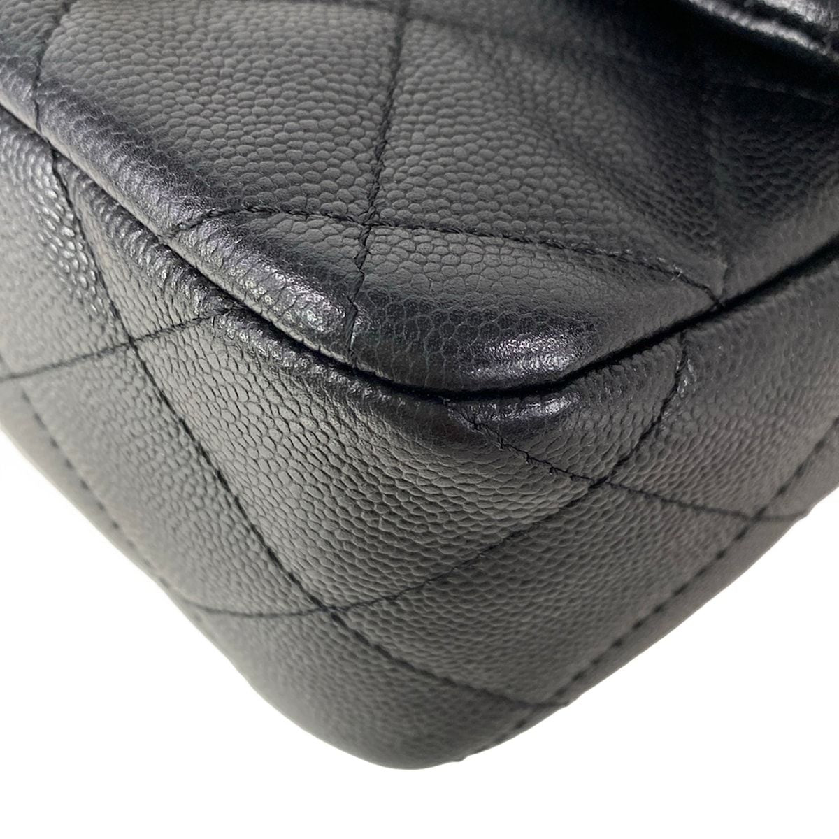 Chanel Shoulder Bag Quilted Black — view 7