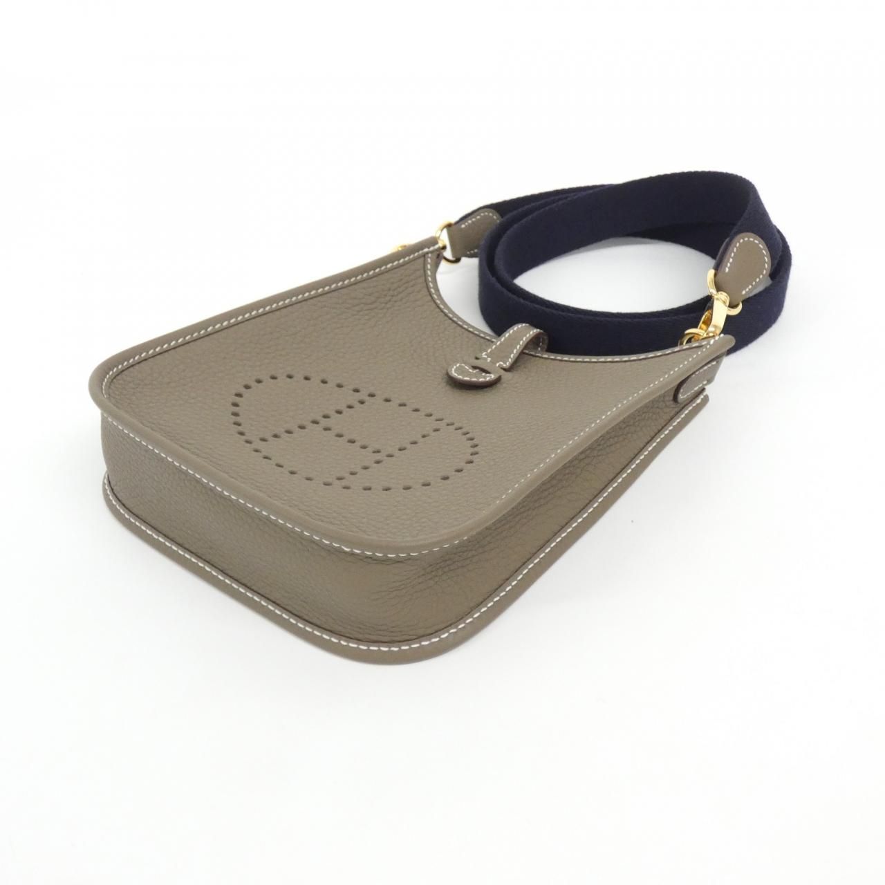 Hermes Evelyne Amazon 16 Shoulder Bag — view 3