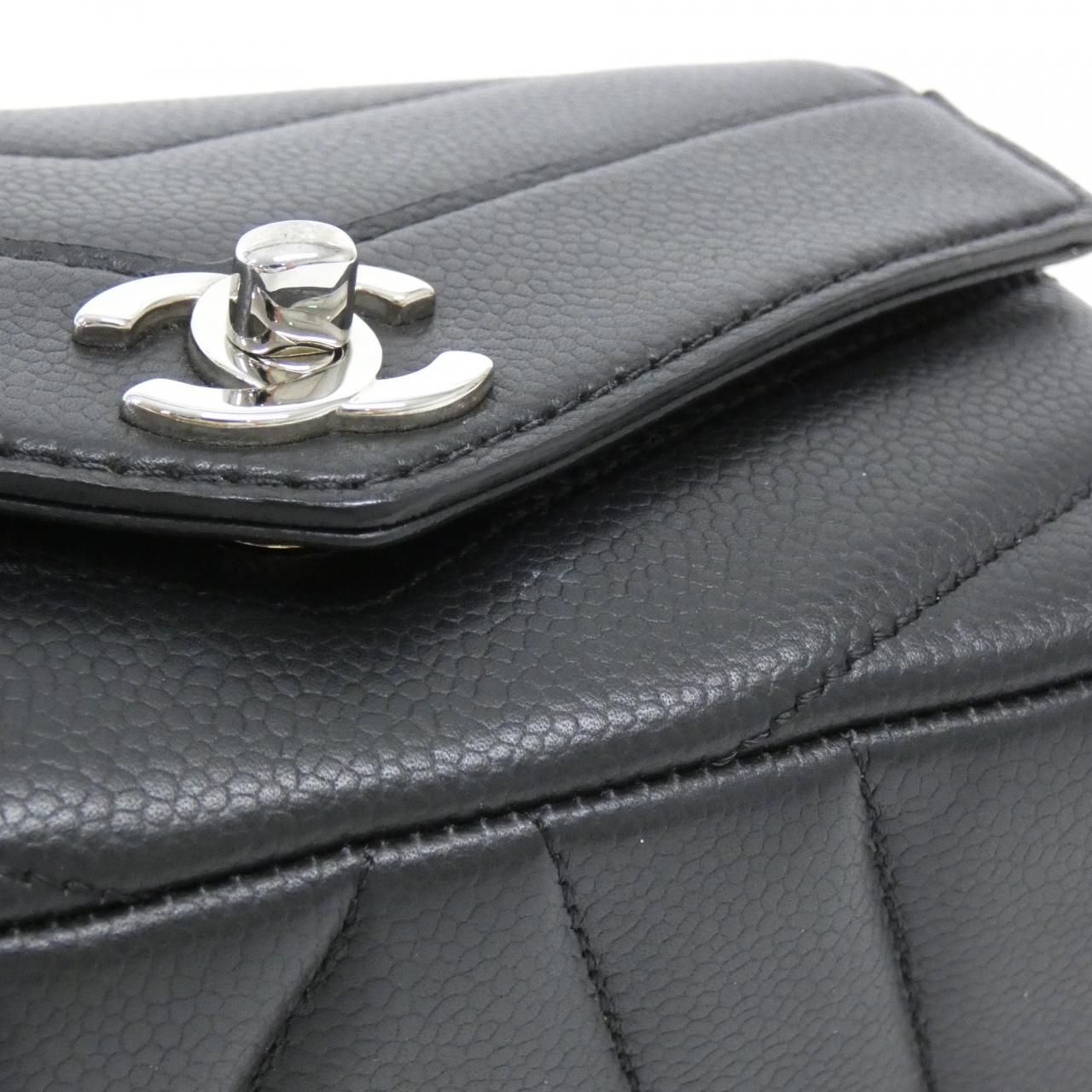 Chanel Shoulder Bag Black — view 4