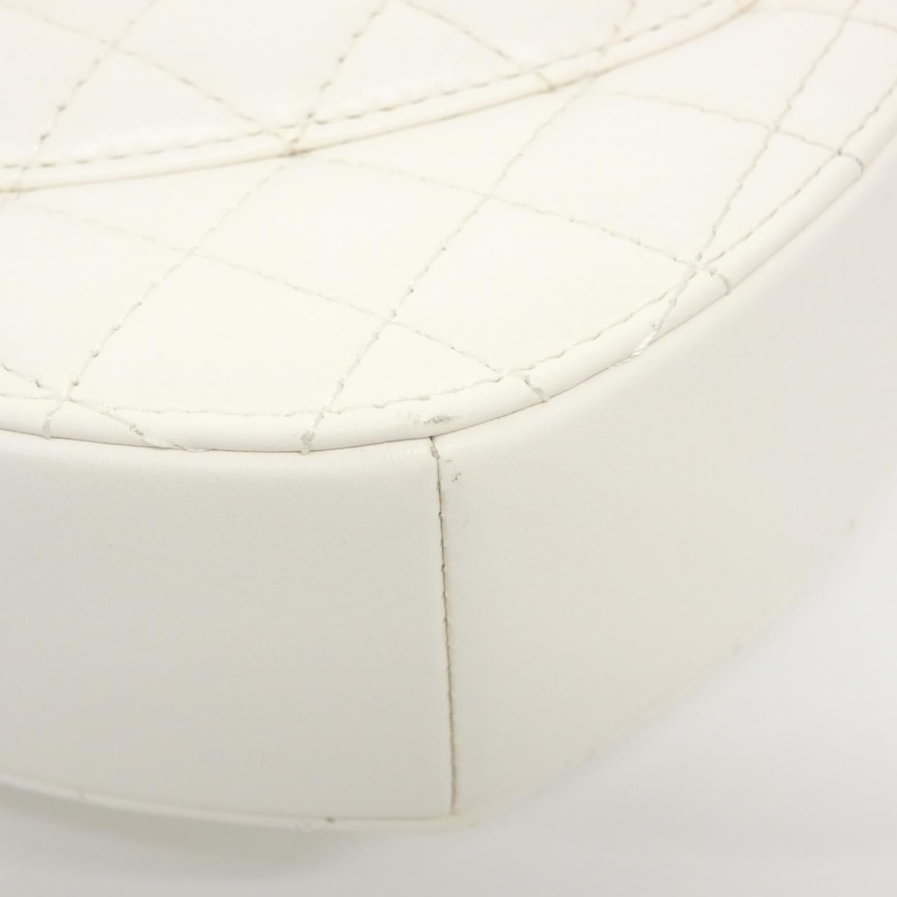 Chanel Shoulder Bag White — view 3