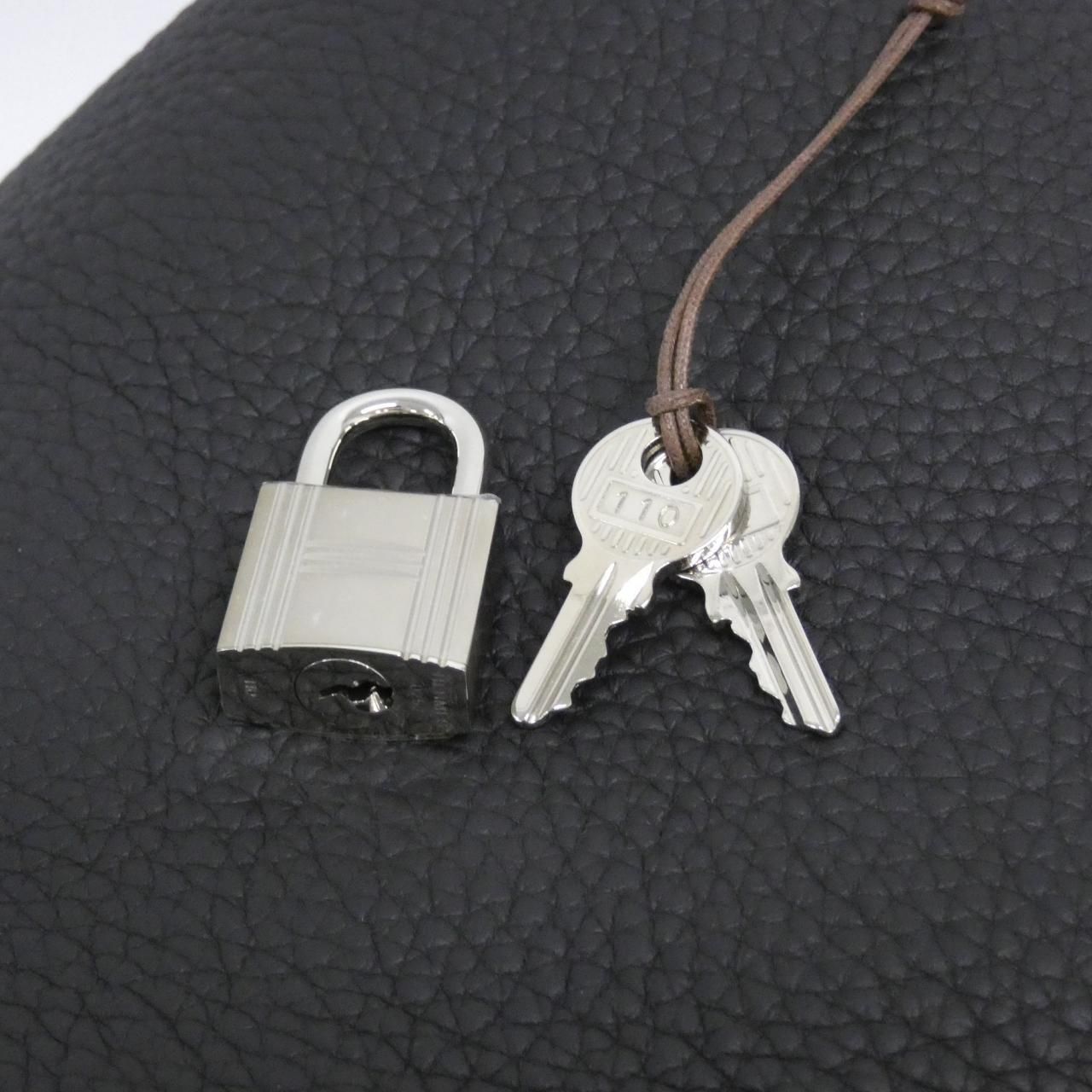 Hermes Picotin Lock MM Shoulder Bag — view 3
