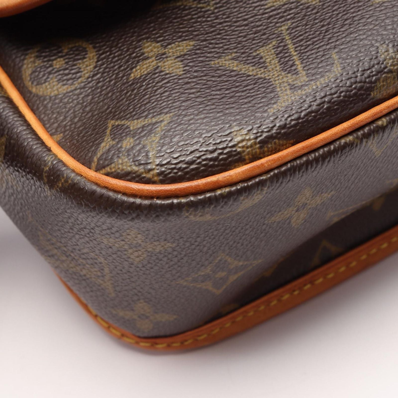 Louis Vuitton Shoulder Bag Solonge Leather — view 8
