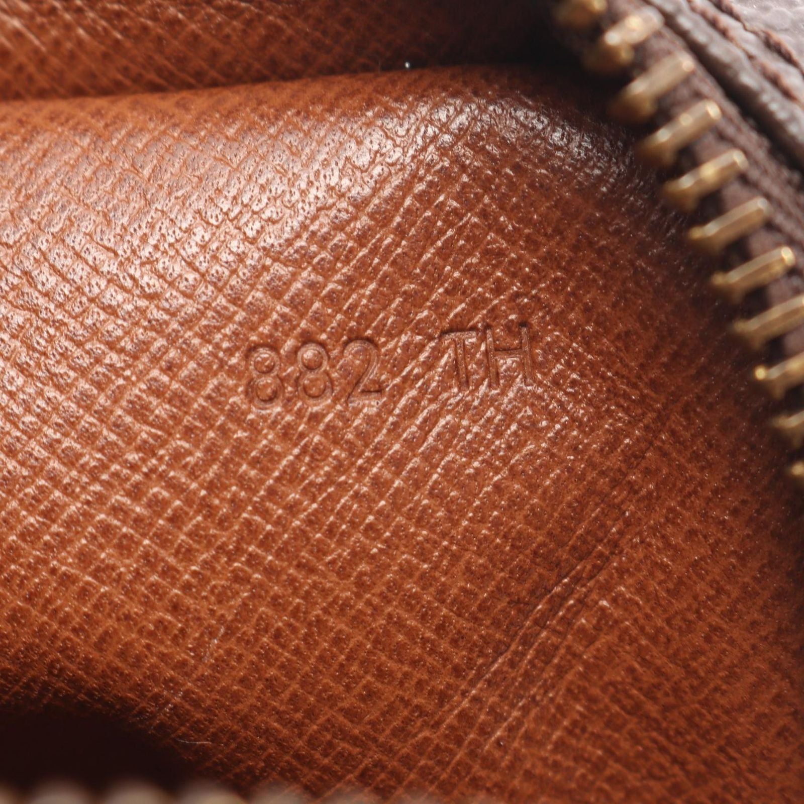 Louis Vuitton Shoulder Bag Marly Bandouliere Leather Pochette — view 5