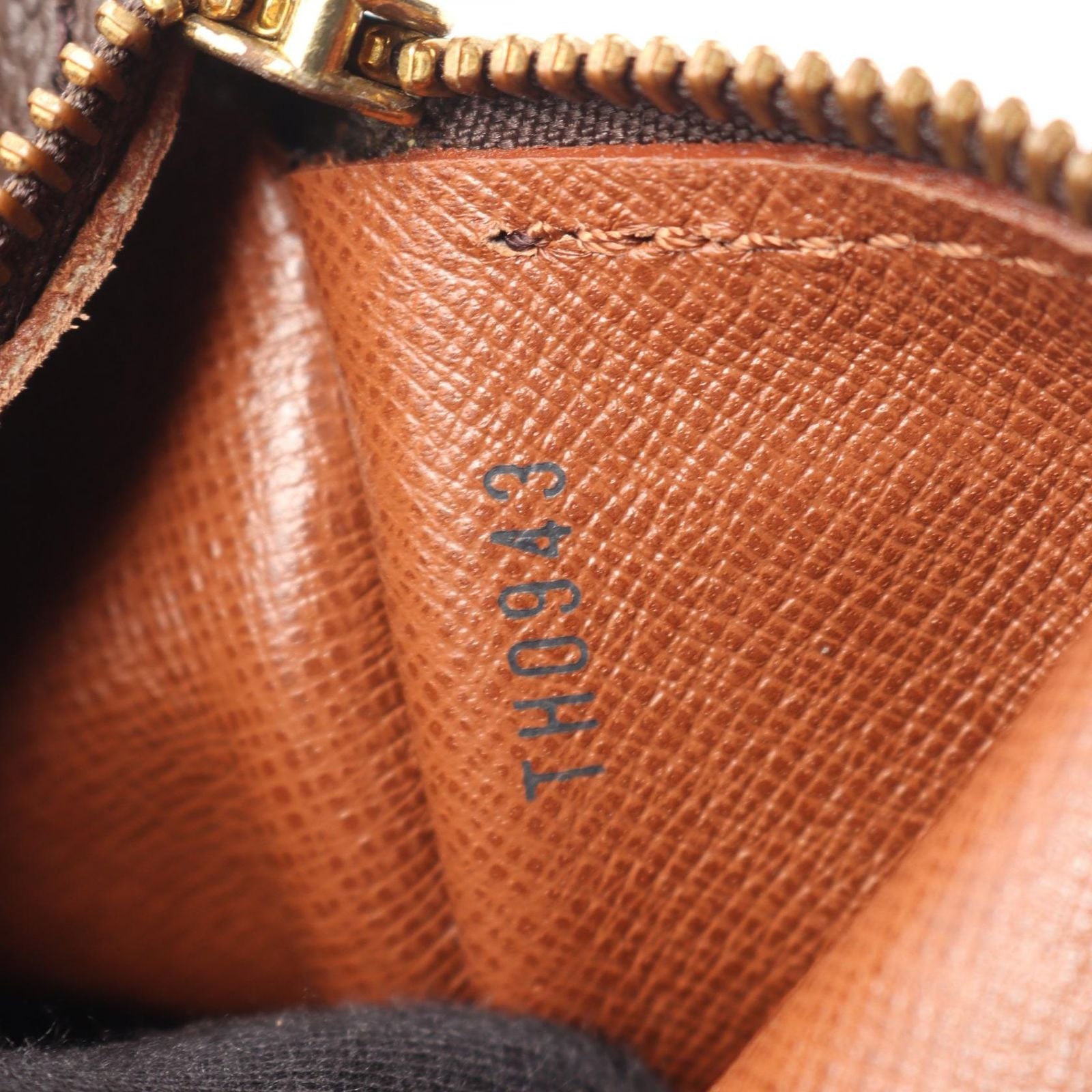 Louis Vuitton Handbag Monogram PM — view 5