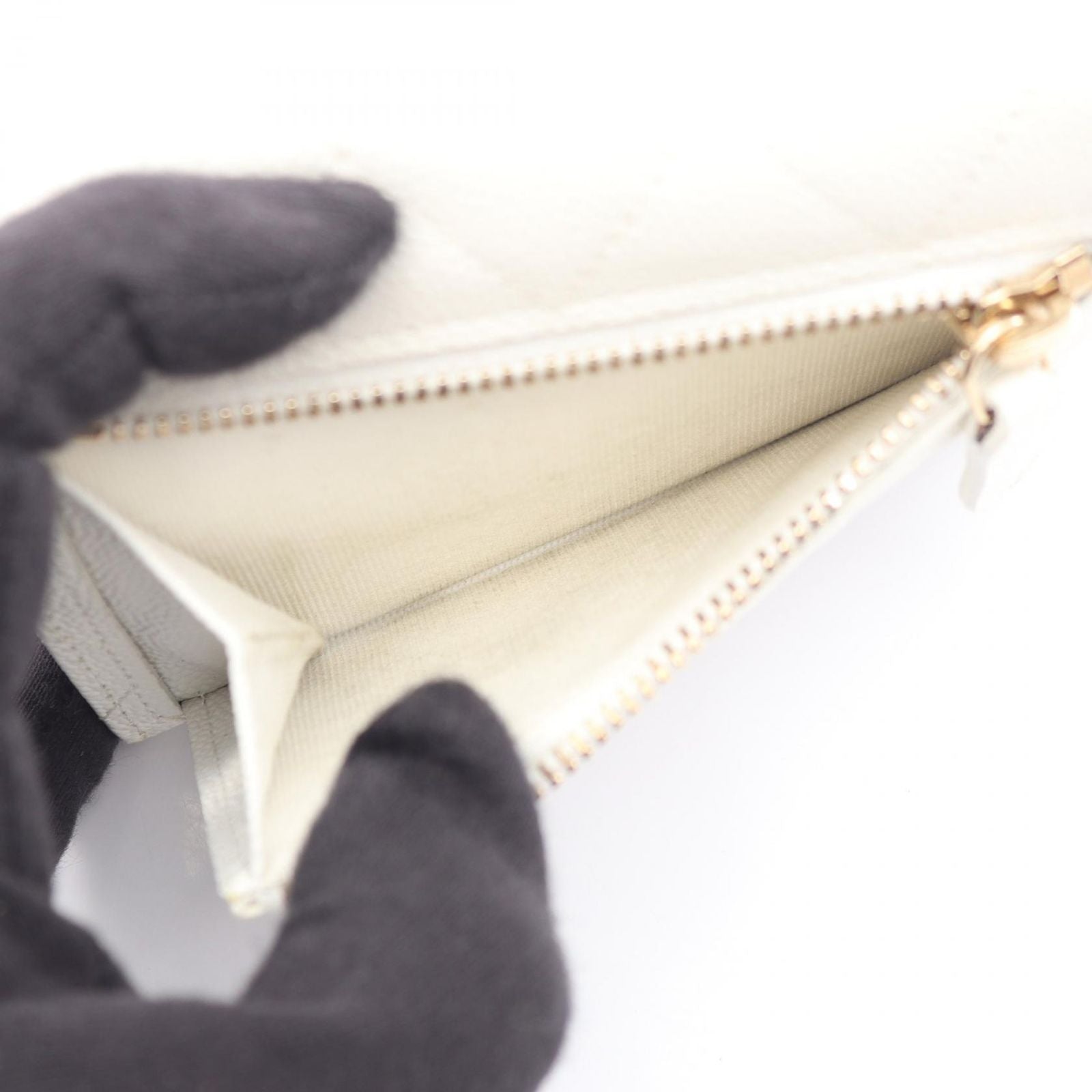 Chanel Trifold Wallet Quilted White Caviar Leather Compact — view 4