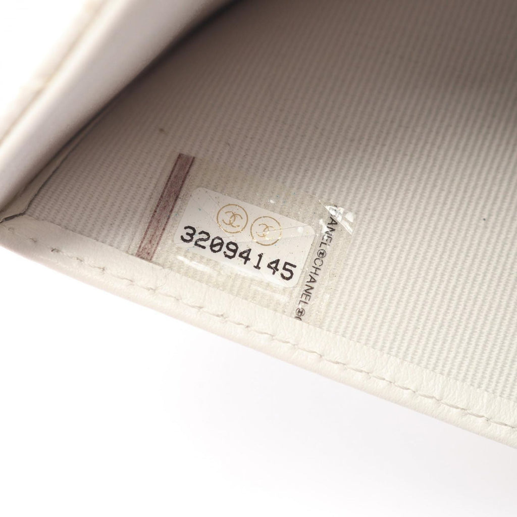 Chanel Trifold Wallet Quilted White Caviar Leather Compact — view 6