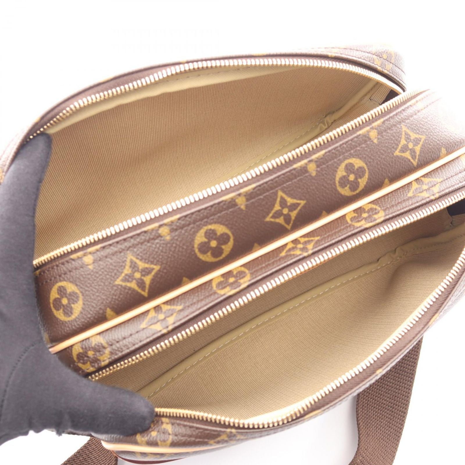 Louis Vuitton Shoulder Bag Reporter PM Monogram Leather — view 3