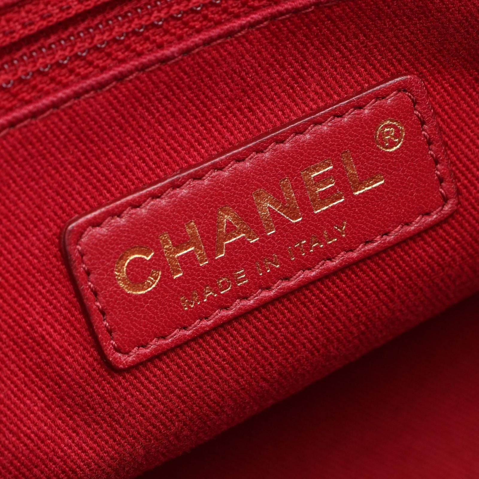 Chanel Shoulder Bag Quilted Bow Red Caviar Leather — view 4