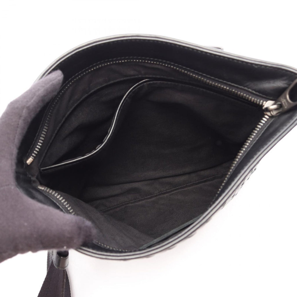 Bottega Veneta Shoulder Bag Intrecciato Black Leather — view 3