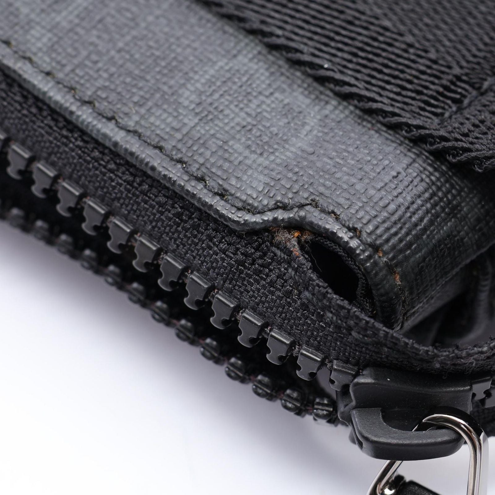 Gucci Waist Bag GG Supreme Black Gray Leather — view 5