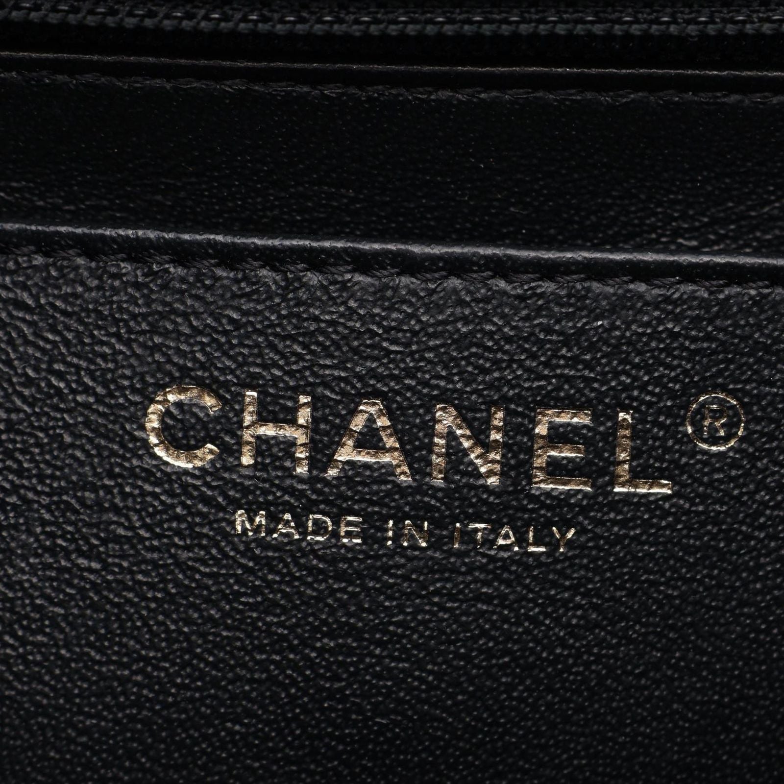 Chanel Shoulder Bag V-stitch Chevron 2-Way Black Lambskin Top Handle Chain — view 4