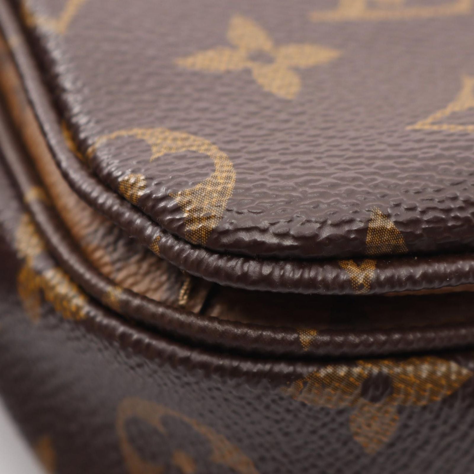 Louis Vuitton Handbag Pochette Metis MM Leather — view 7