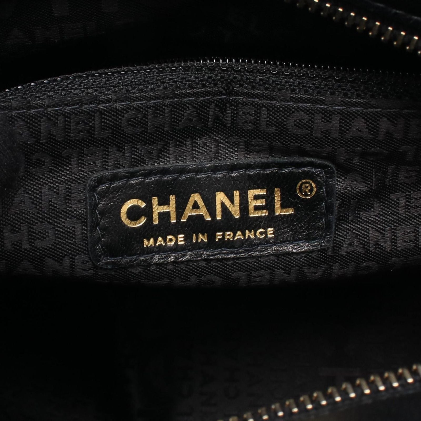 Chanel Shoulder Bag Choco Bar Black Lambskin — view 4