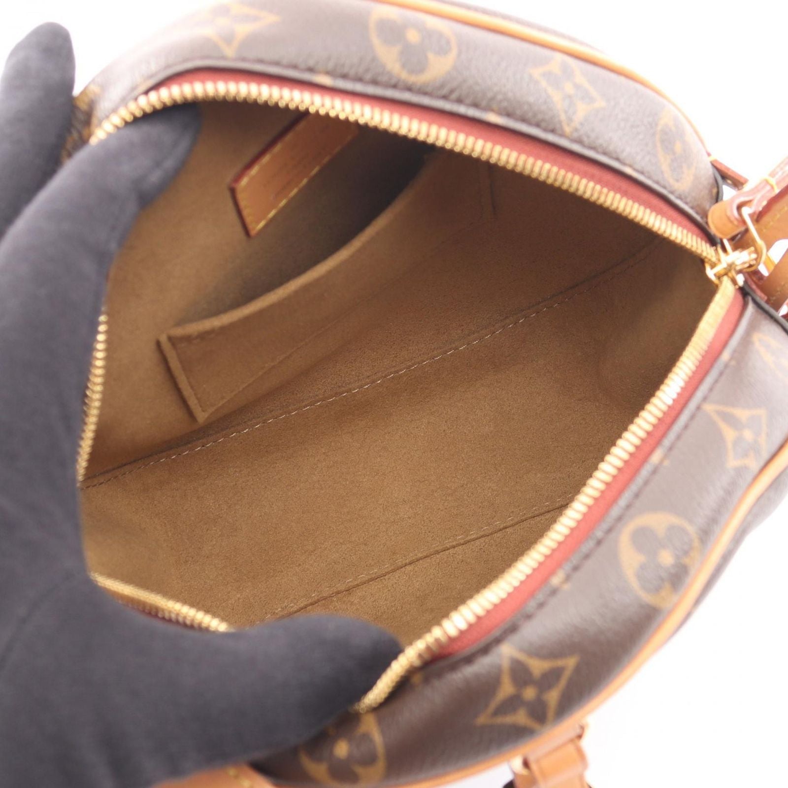 Louis Vuitton Shoulder Bag Boite Chapeau Soupure MM Monogram Leather — view 3