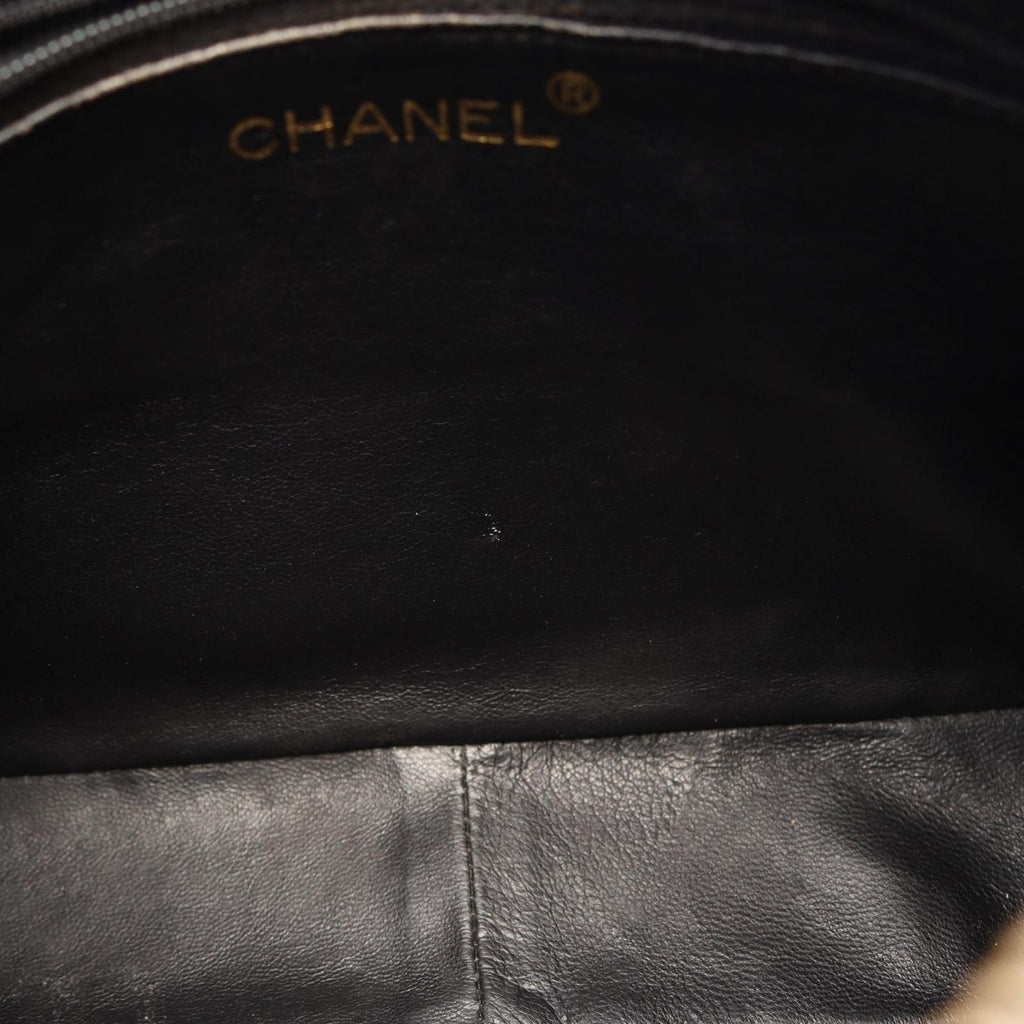 Chanel Shoulder Bag Diamond Stitch CC Logo Black Caviar Leather Fringe Chain — view 7