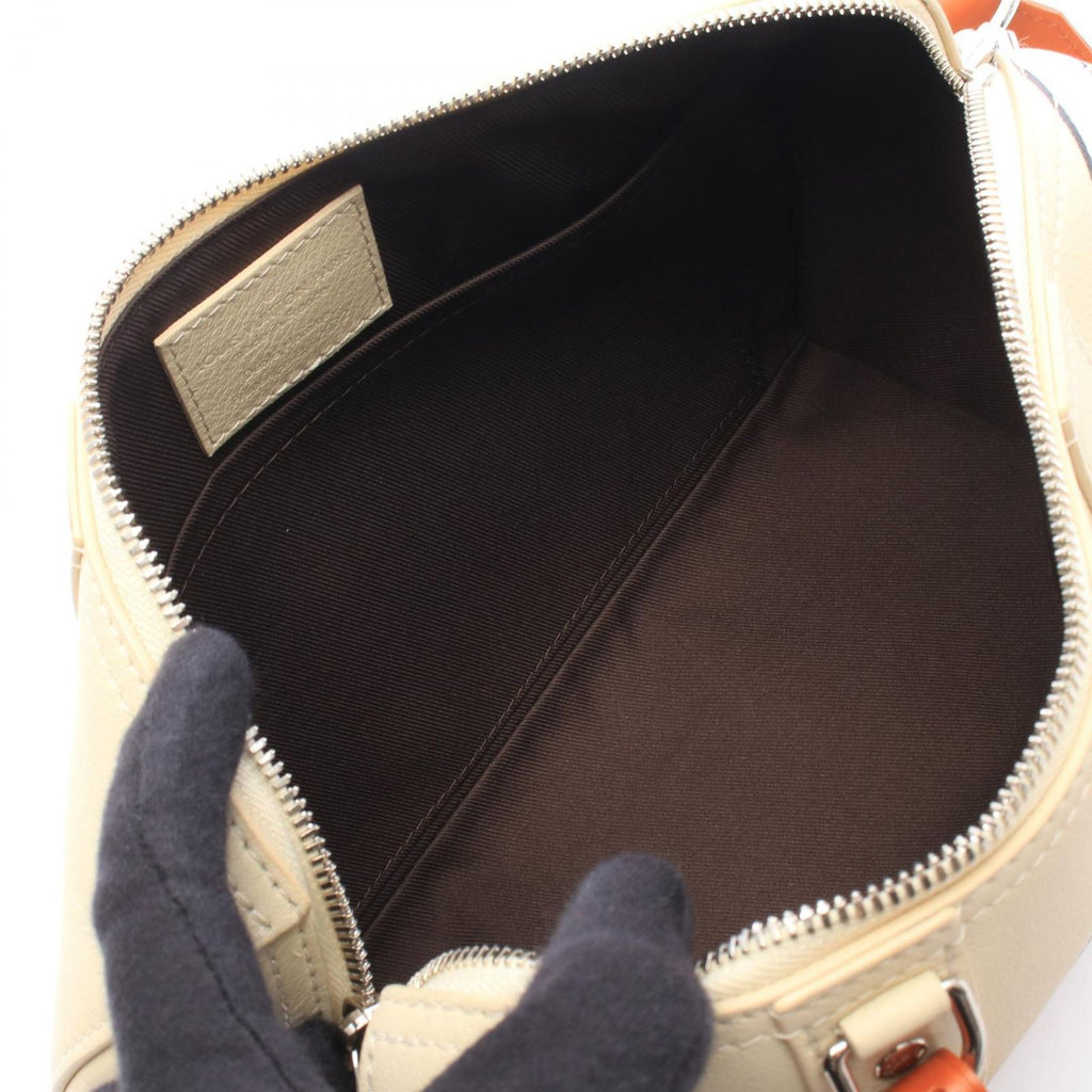 Louis Vuitton Shoulder Bag City Keepall Cream Leather — view 3