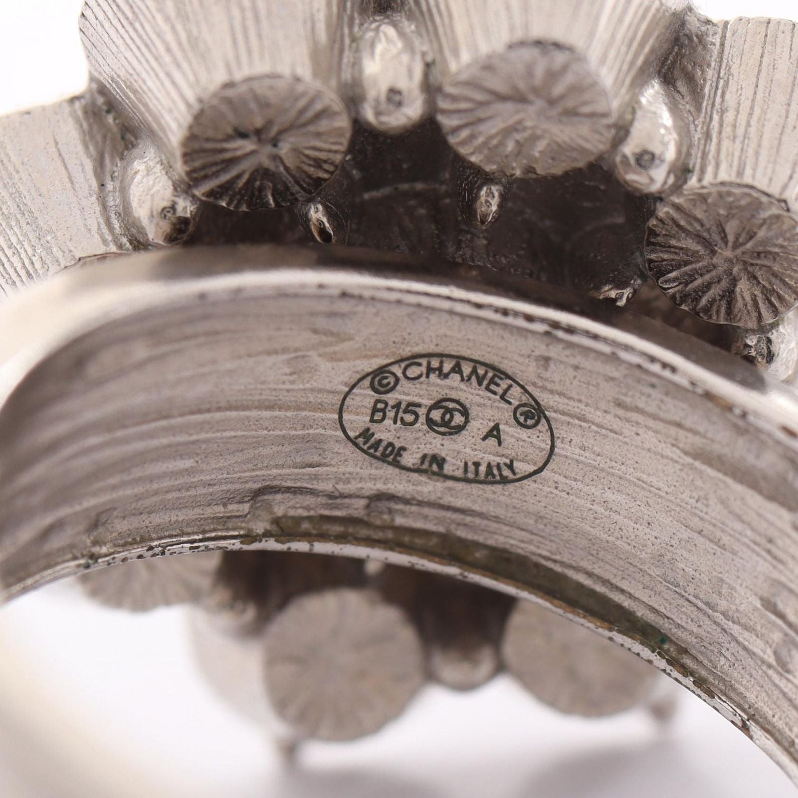 Chanel Ring CC Logo Flower Motif Silver — view 4