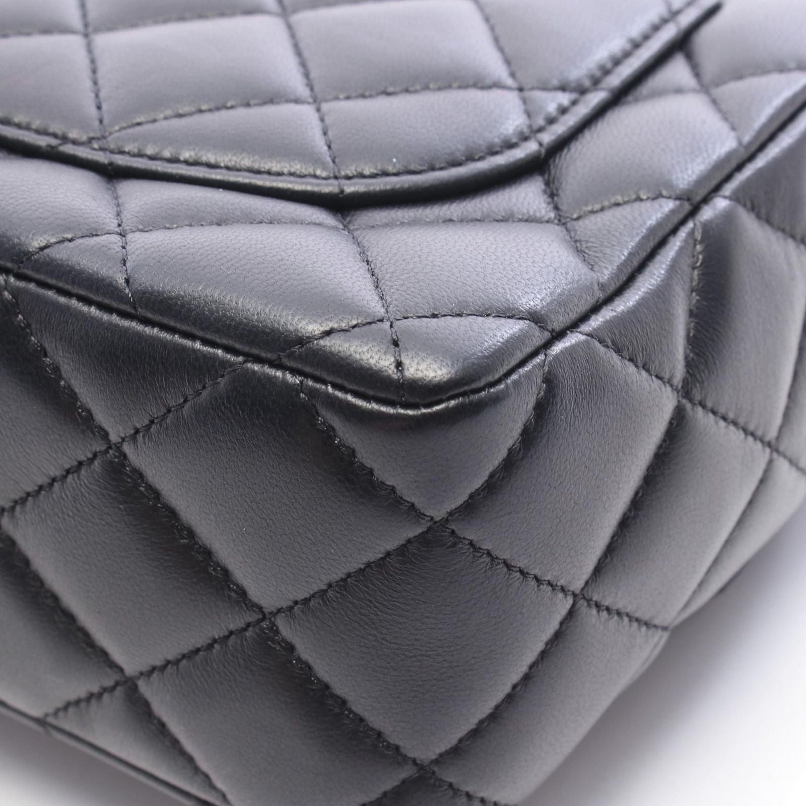 Chanel Shoulder Bag Mini Quilted Black Lambskin Chain — view 7