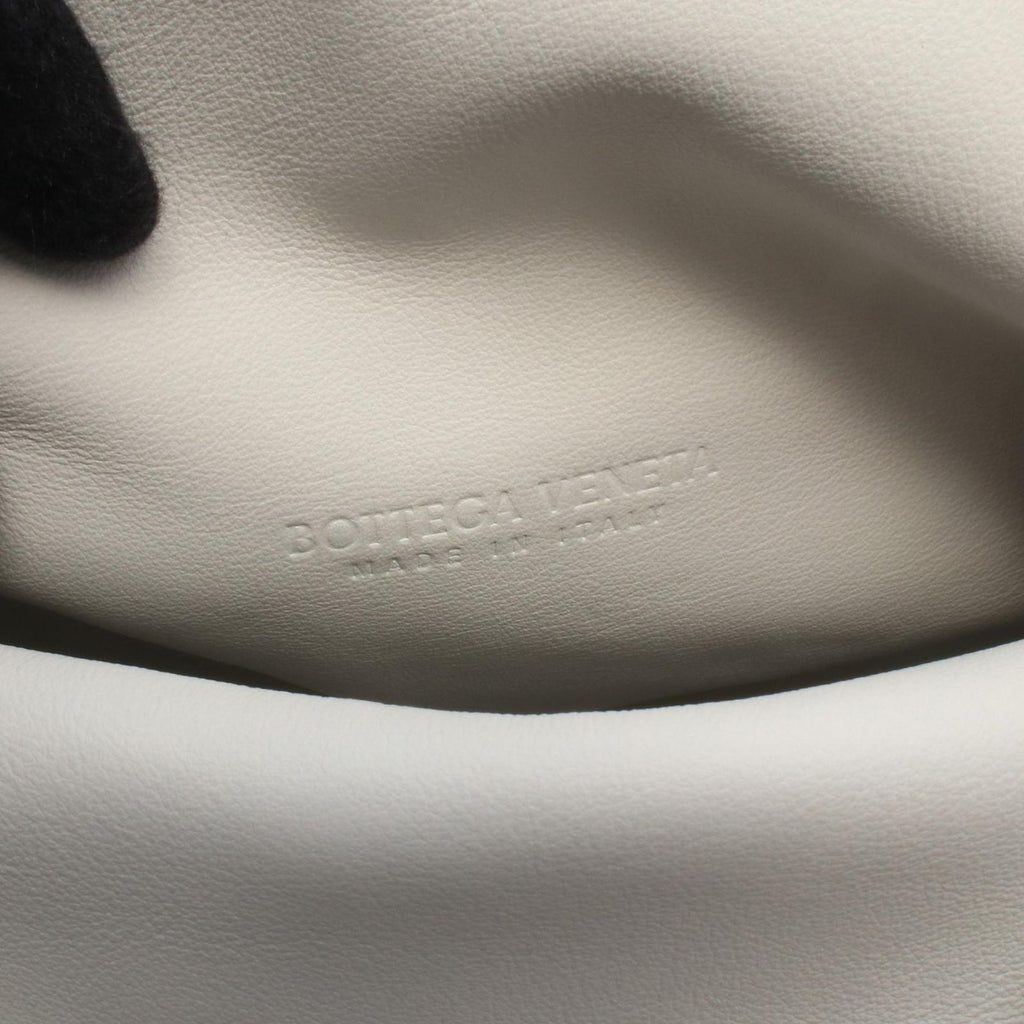 Bottega Veneta Clutch Triangle Flap White Leather — view 4