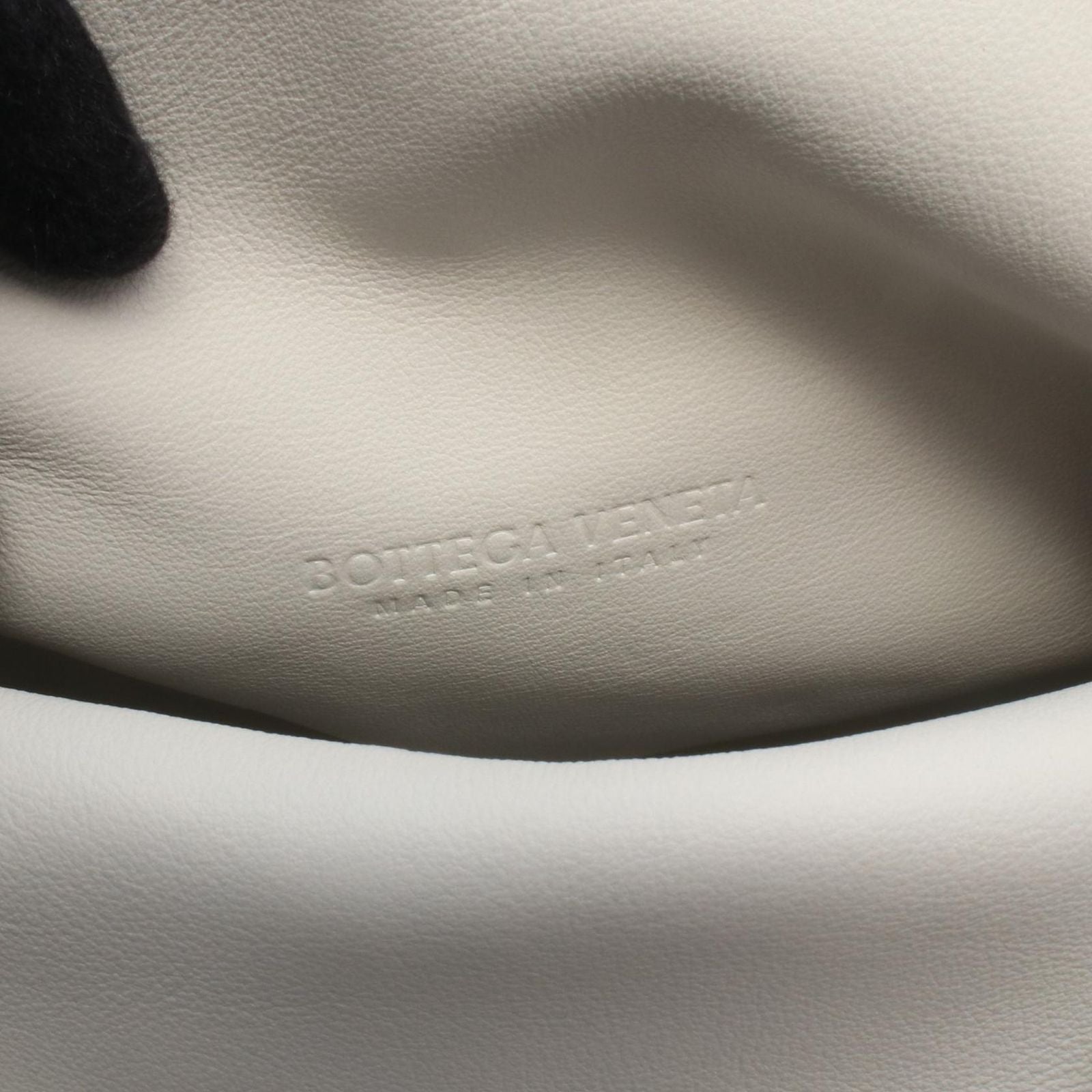 Bottega Veneta Clutch Triangle Flap White Leather — view 4