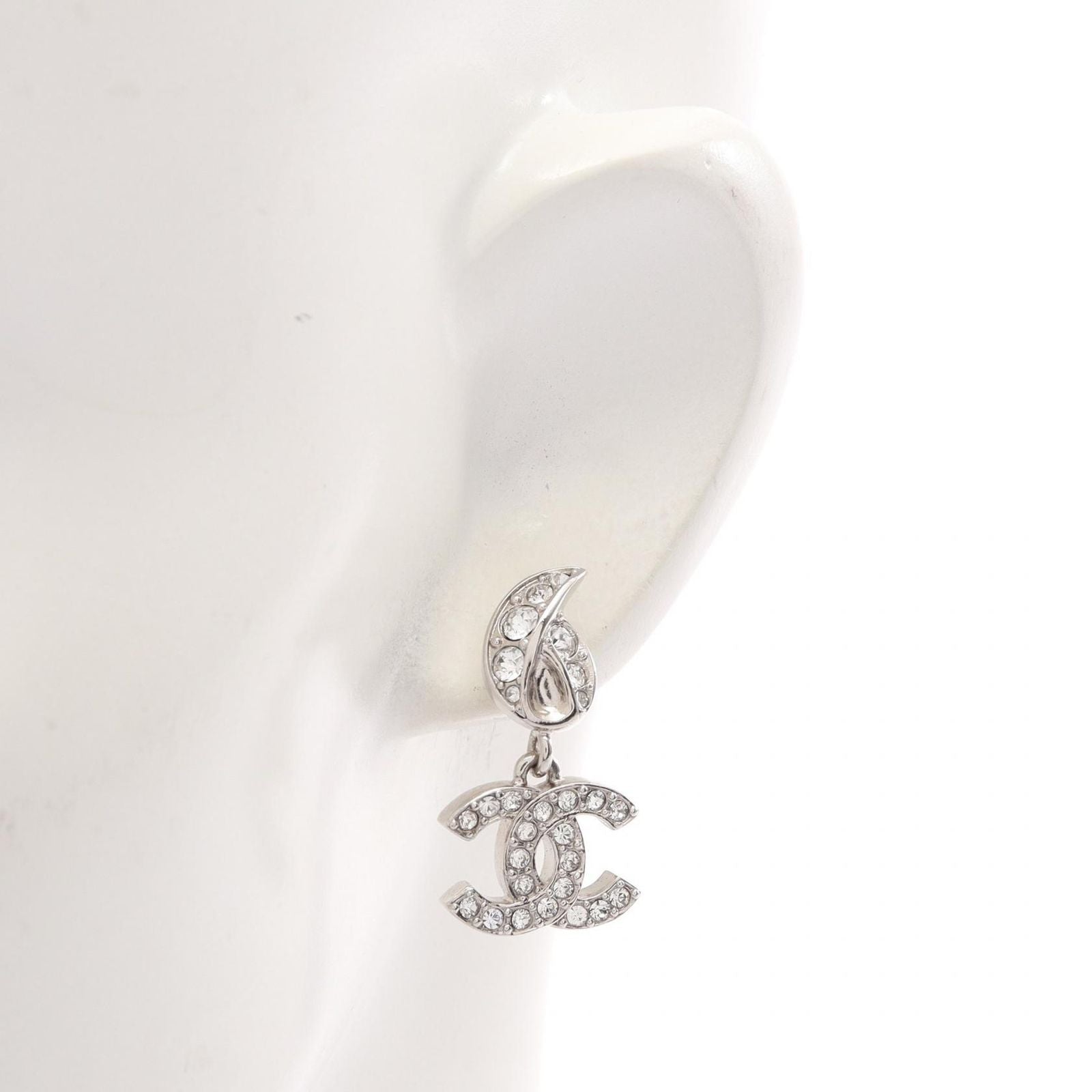 Chanel Earrings CC Logo Silver — view 4