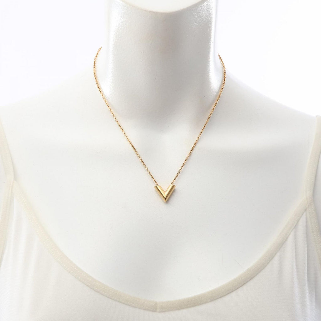 Louis Vuitton Necklace Essential V-neck — view 6