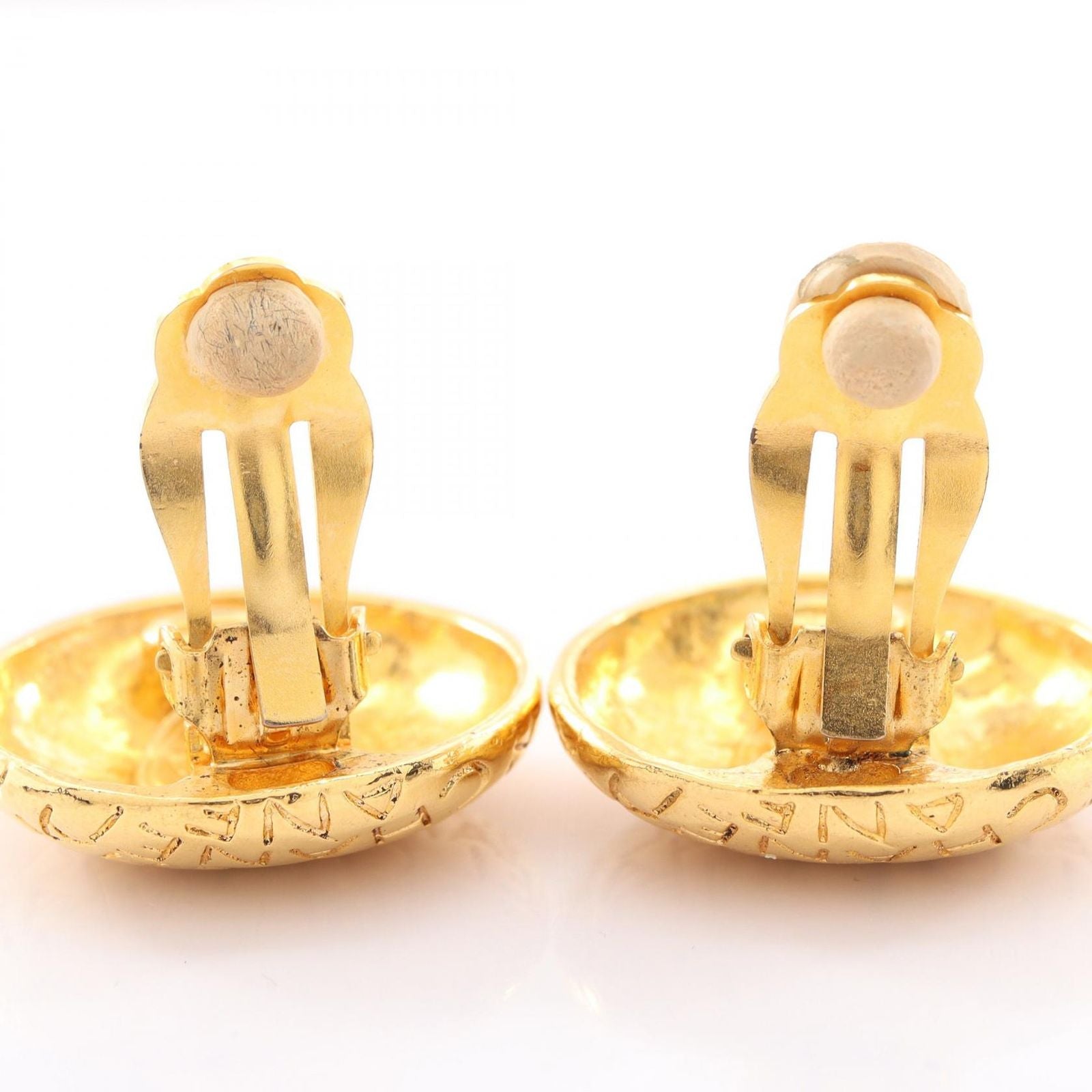 Chanel Earrings Logo Round Gold — view 7