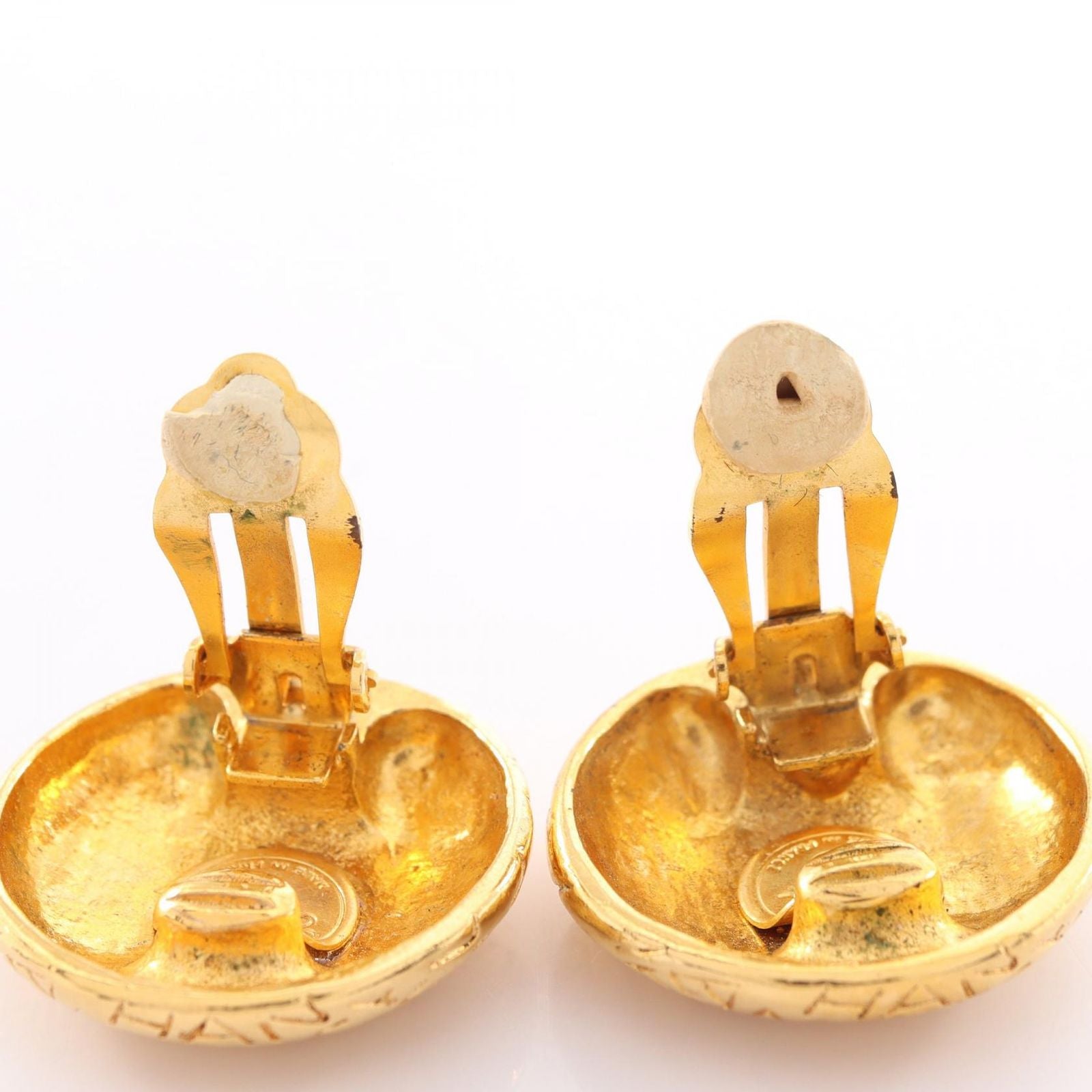 Chanel Earrings Logo Round Gold — view 5