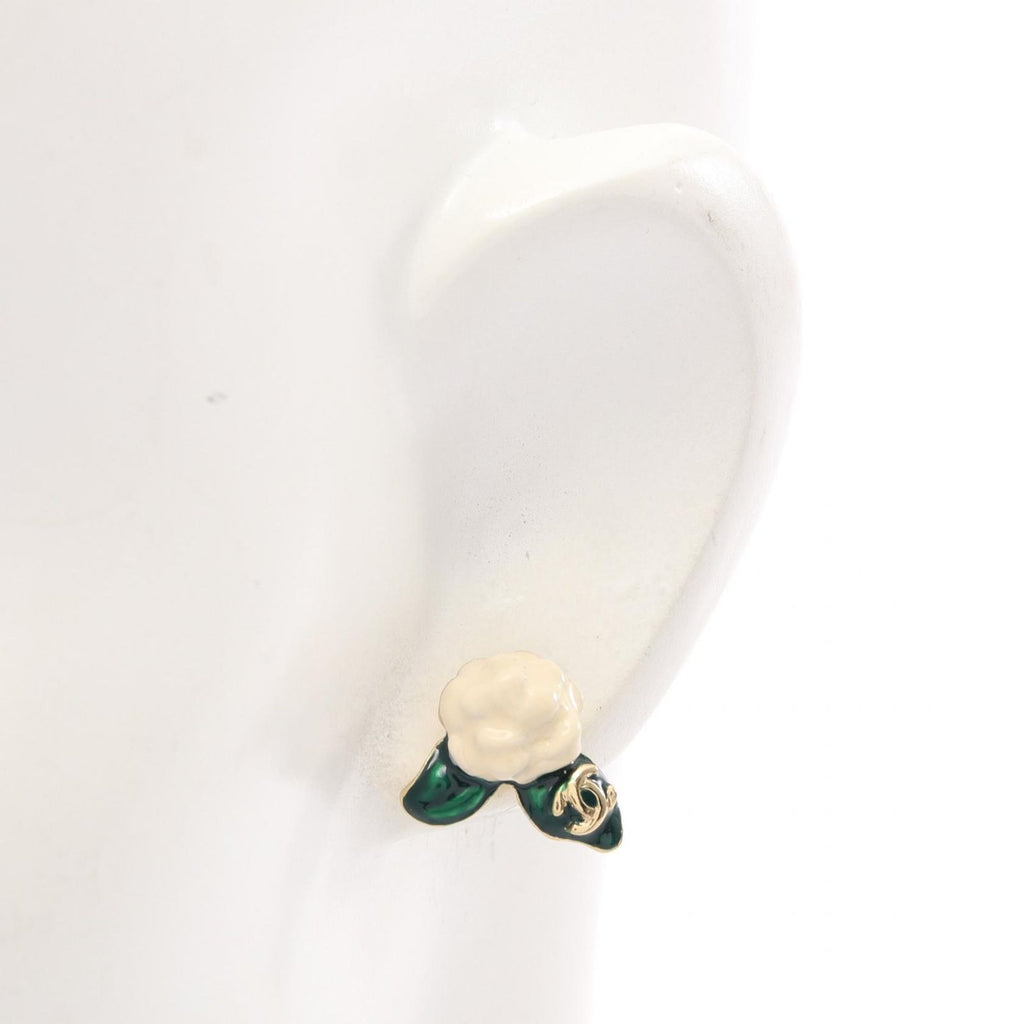Chanel Earrings CC Logo Flower Motif — view 4
