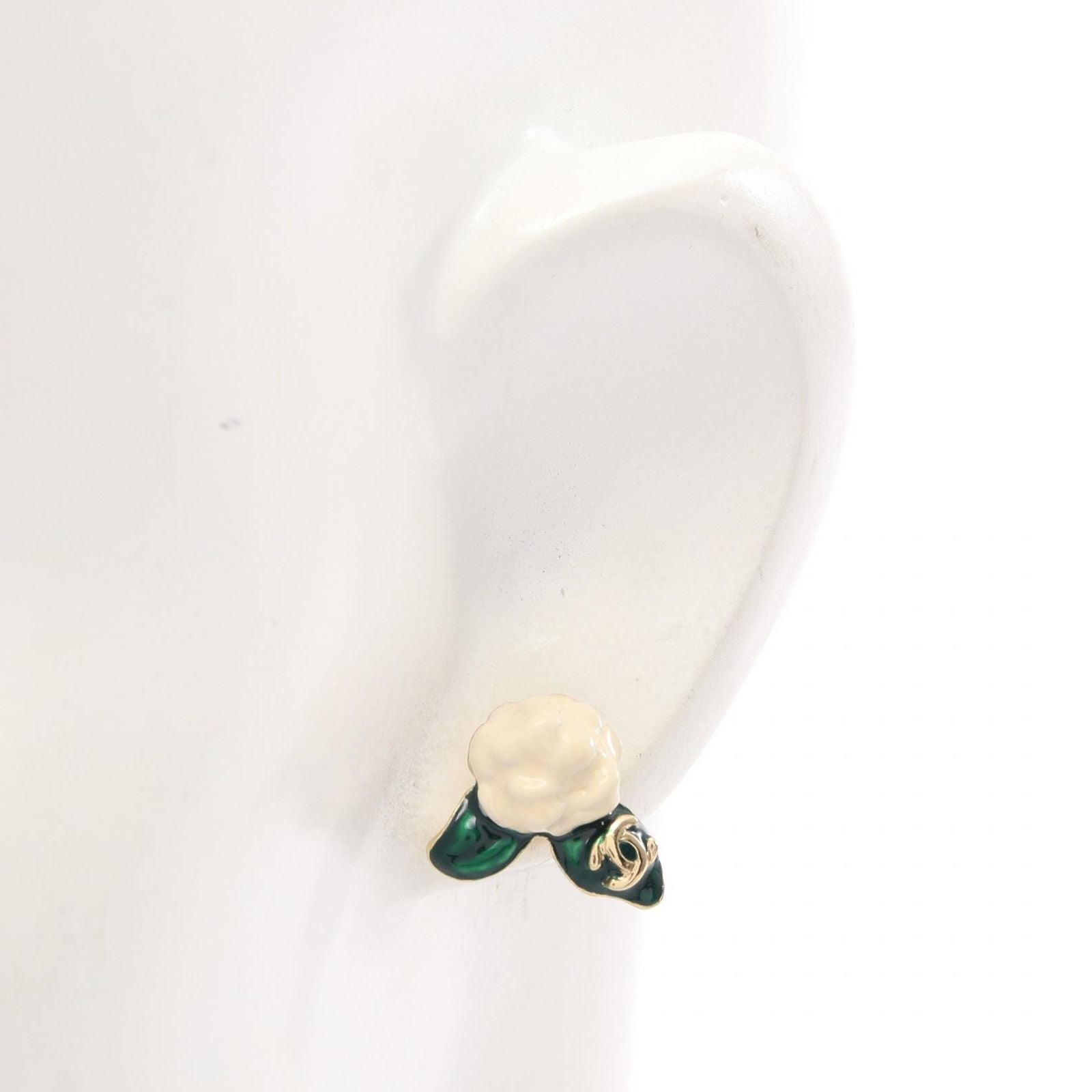 Chanel Earrings CC Logo Flower Motif — view 4
