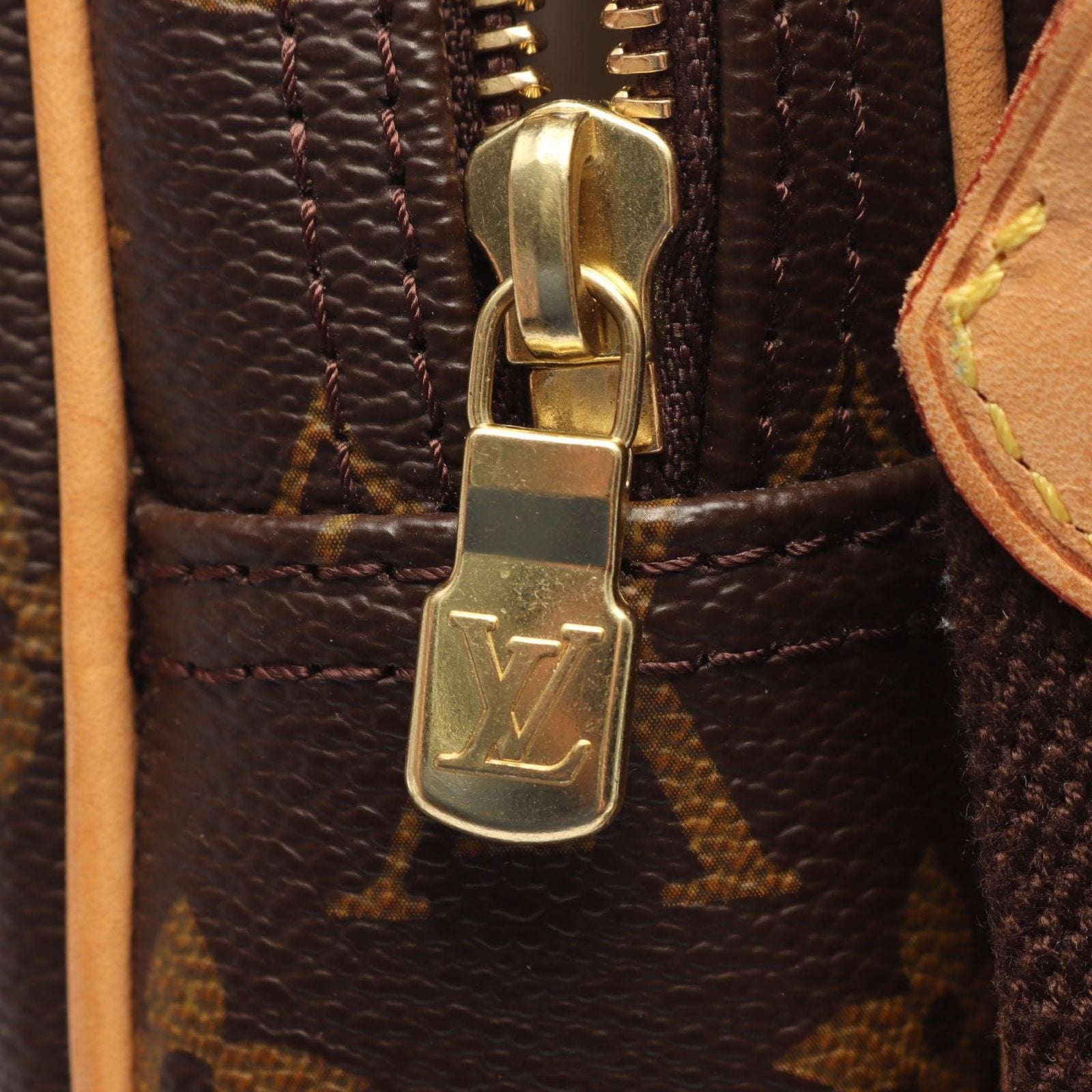 Louis Vuitton Shoulder Bag Reporter PM Leather — view 6