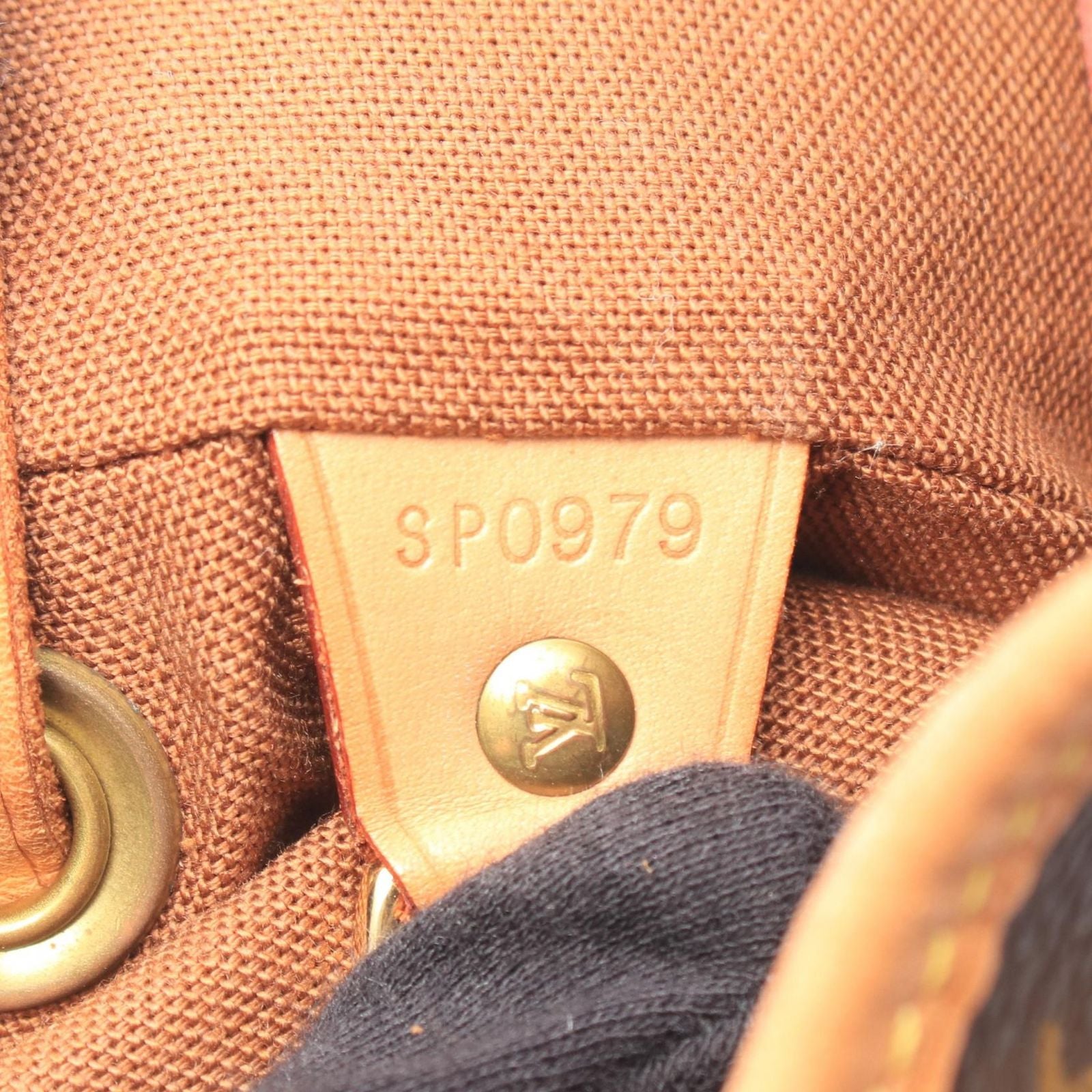 Louis Vuitton Backpack Montsouris MM Leather — view 5