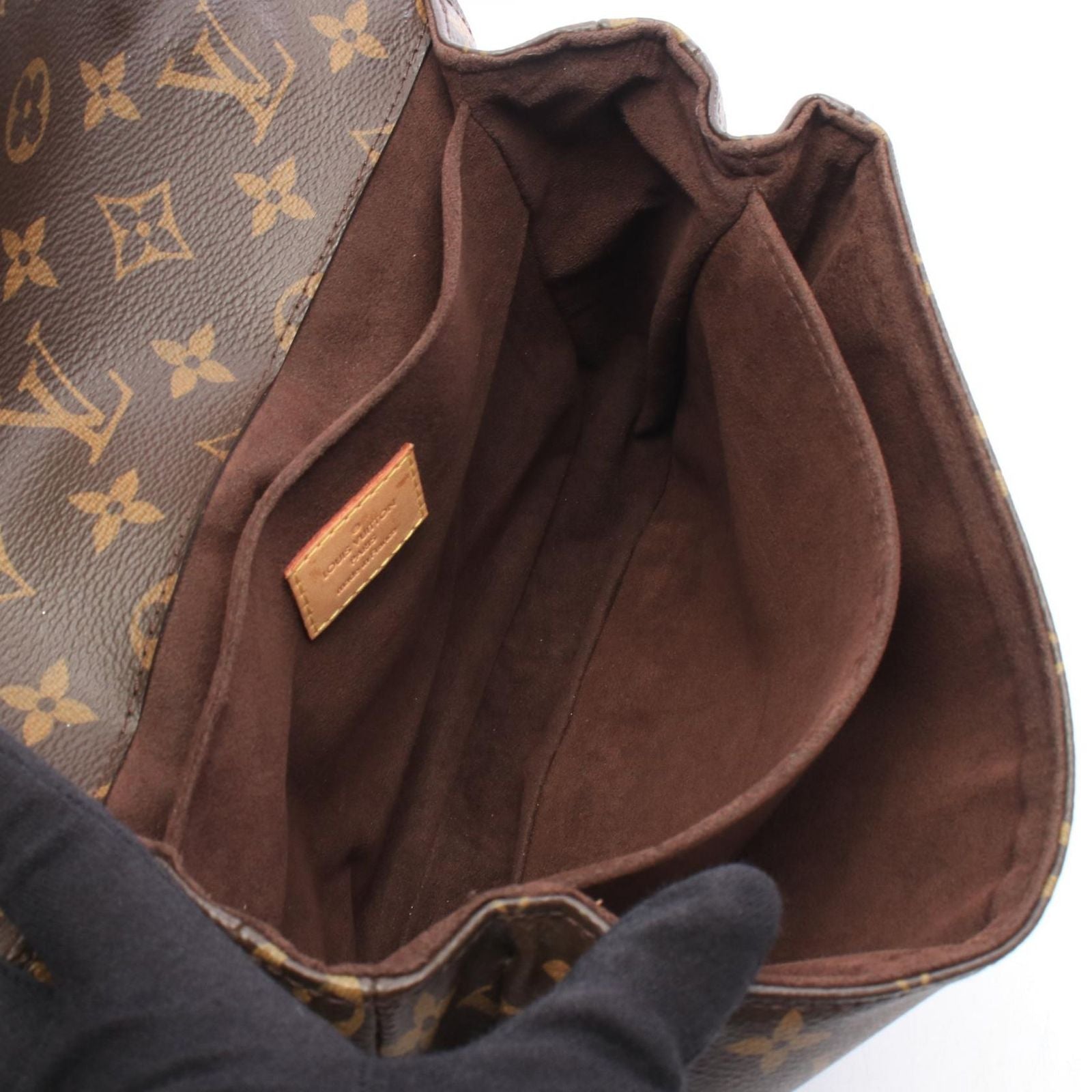 Louis Vuitton Handbag Pochette Metis MM Leather — view 3