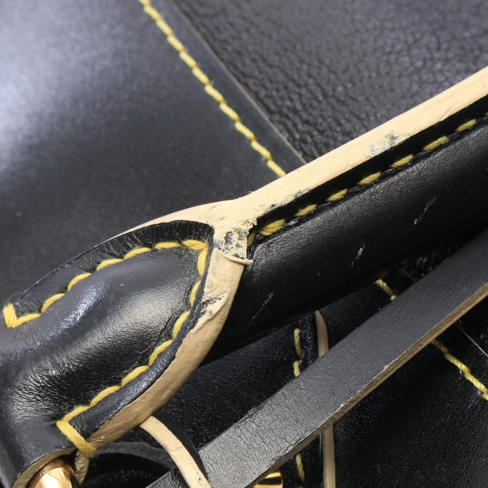 Louis Vuitton Handbag GM Suhali Noir Leather GM — view 7