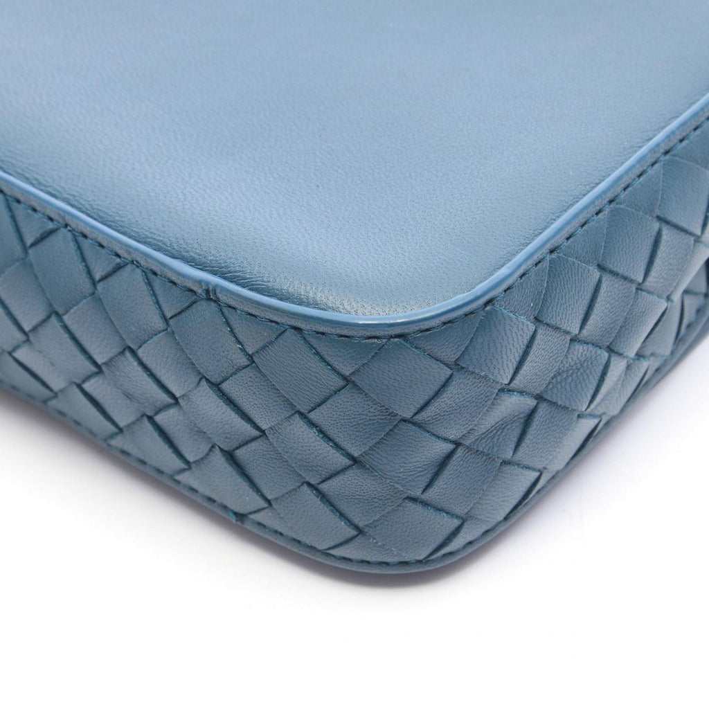 Bottega Veneta Shoulder Bag Intrecciato Blue Lambskin Chain Wallet — view 6