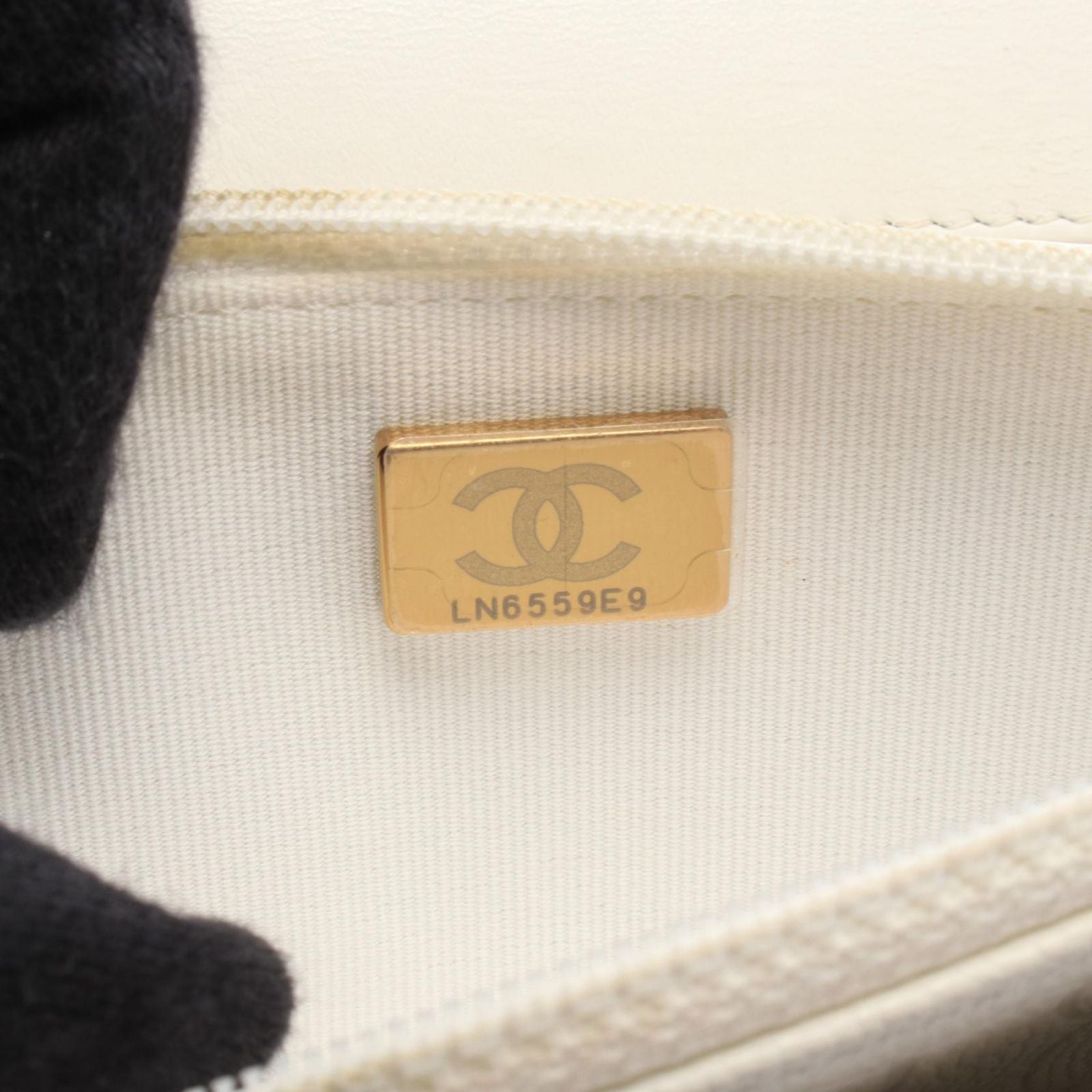 Chanel Shoulder Bag Camellia White Caviar Leather Chain Wallet — view 5
