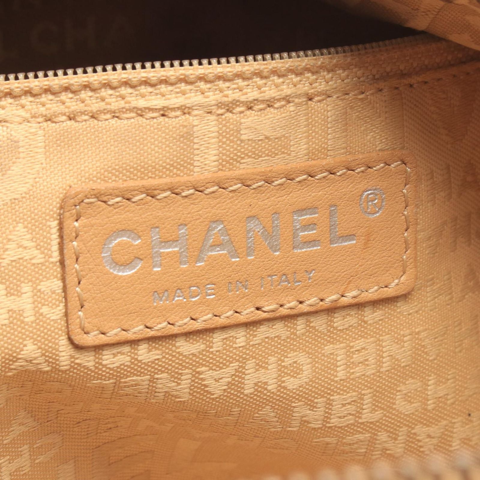 Chanel Shoulder Bag Choco Bar Beige Caviar Leather — view 4