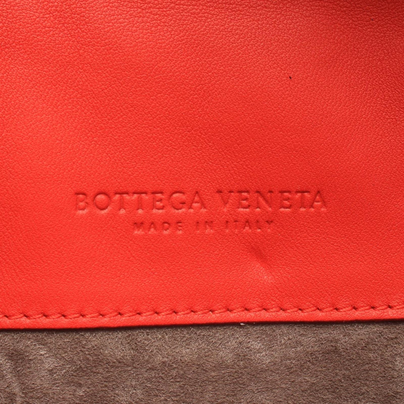 Bottega Veneta Shoulder Bag Intrecciato Red Leather Exotic Chain — view 4