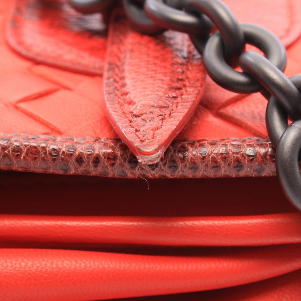 Bottega Veneta Shoulder Bag Intrecciato Red Leather Exotic Chain — view 5