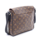 Louis Vuitton Shoulder Bag District PM Leather — view 2