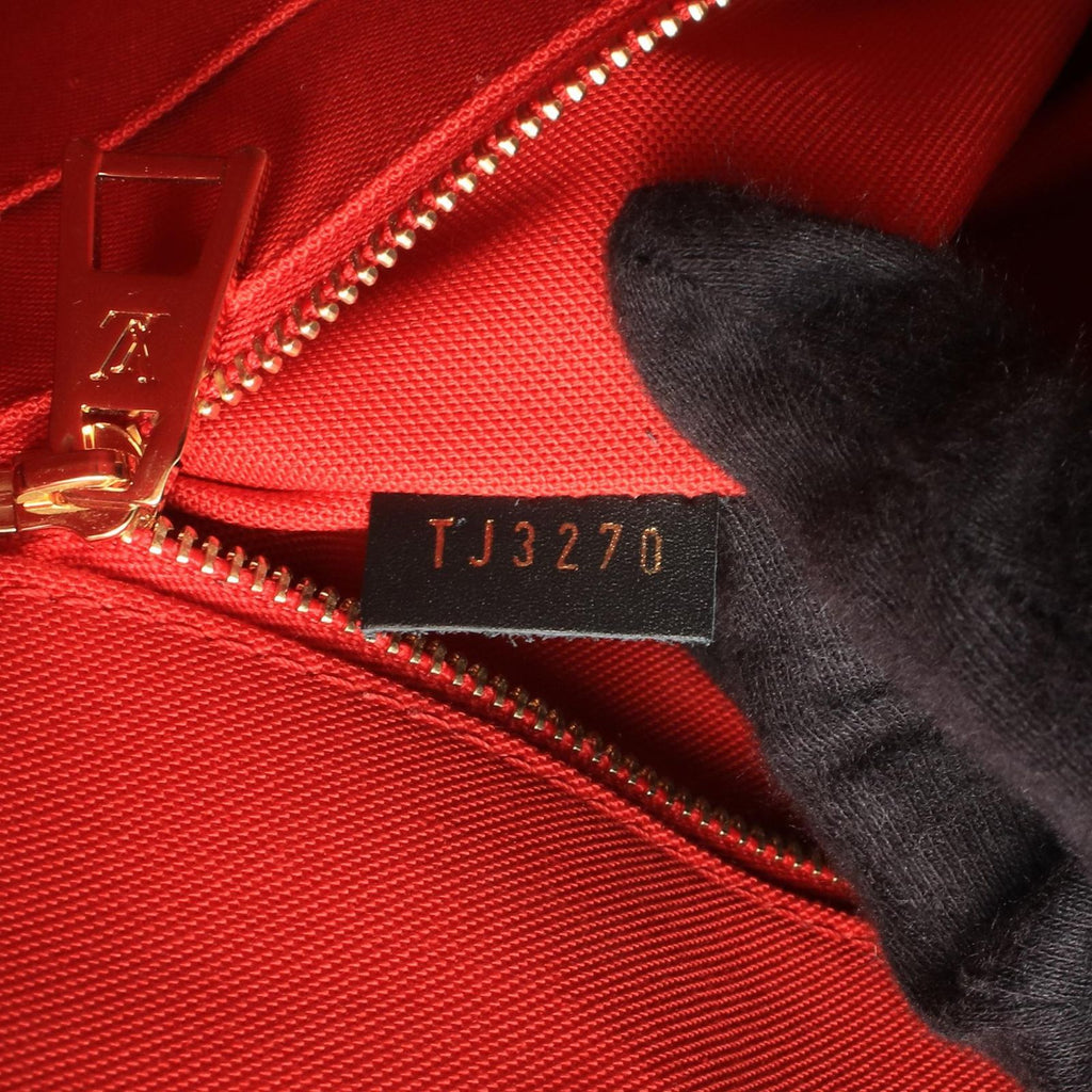 Louis Vuitton Shoulder Bag On The Go GM Monogram Giant Reverse Leather — view 5