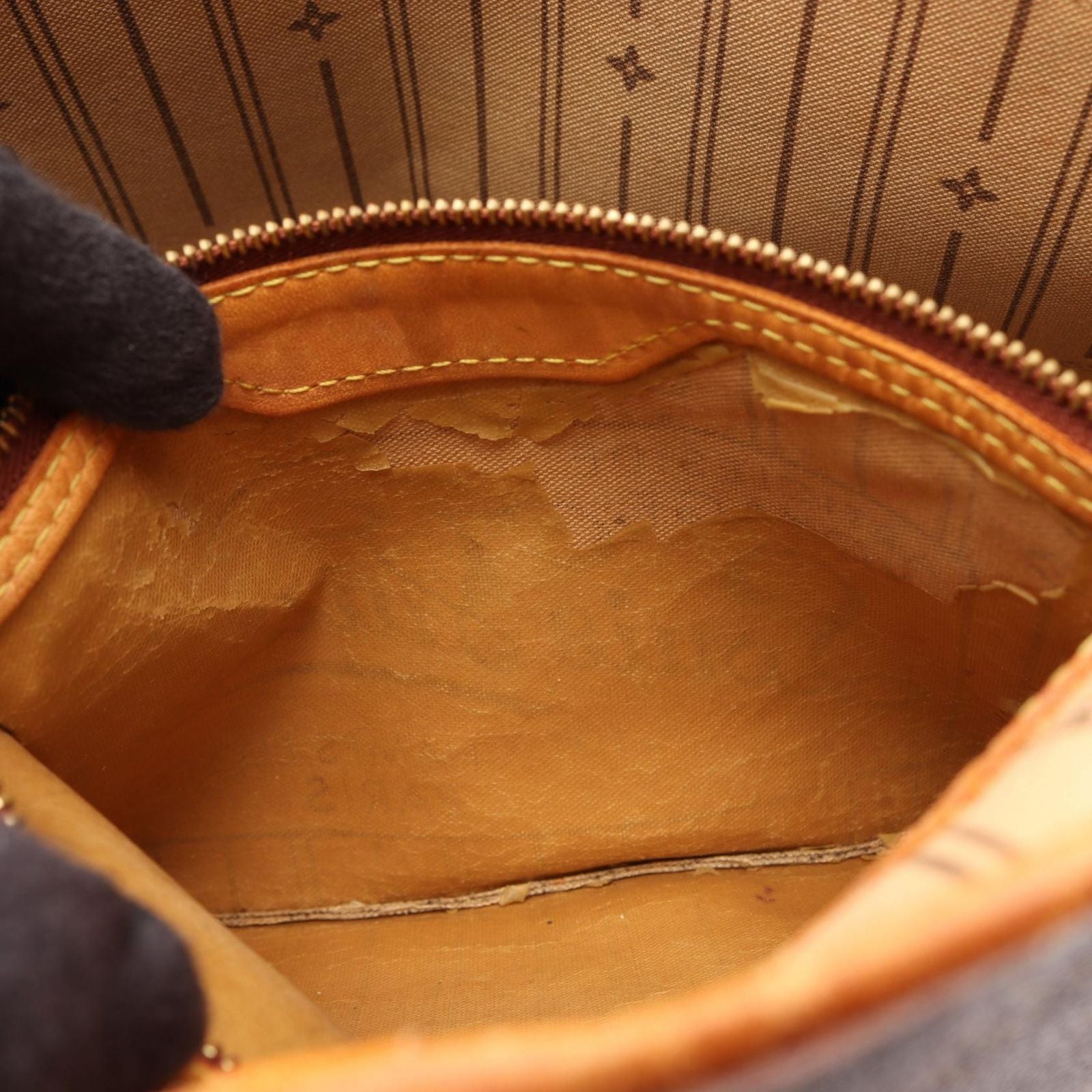 Louis Vuitton Tote Bag Neverfull PM Monogram Leather — view 8