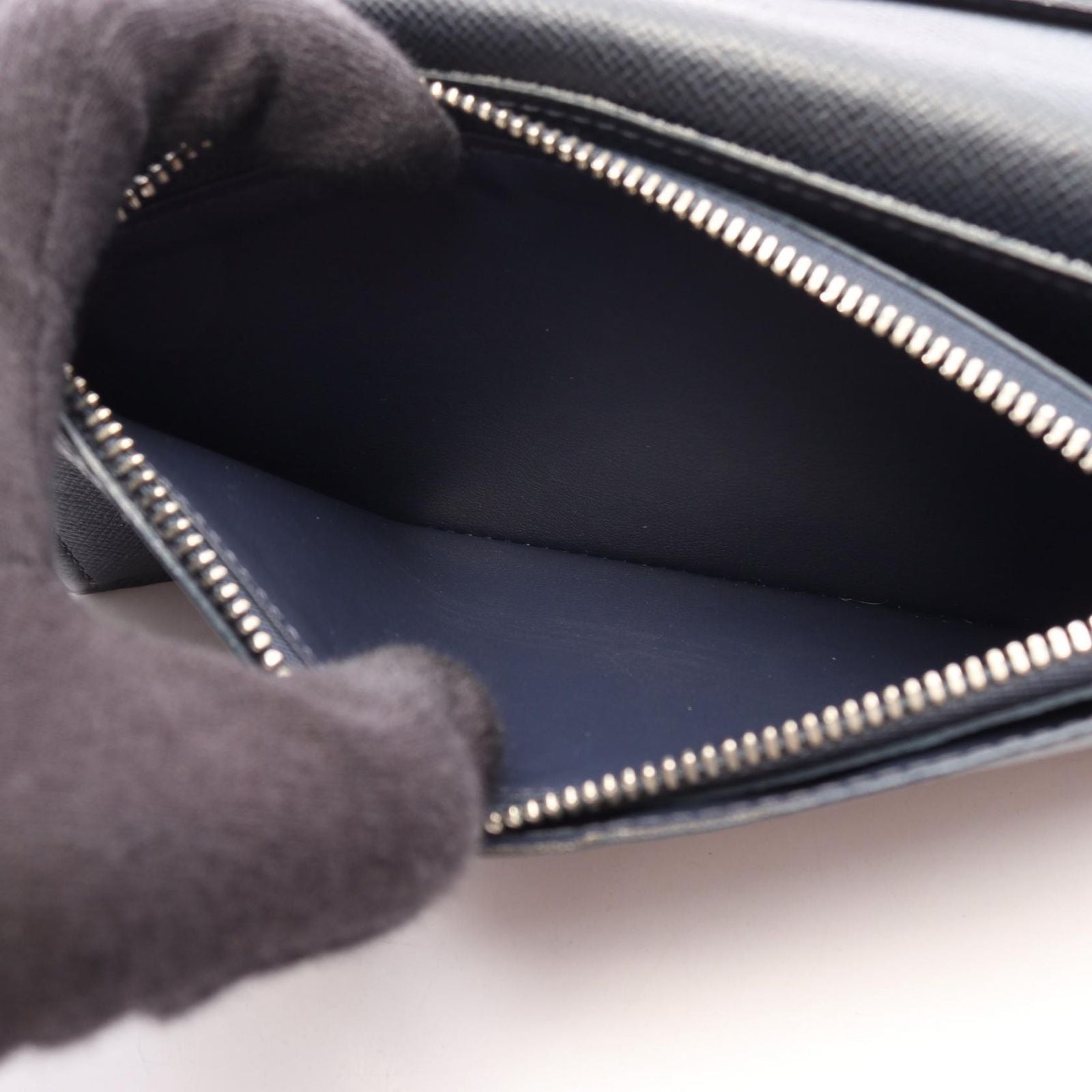 Louis Vuitton Bifold Wallet Portefeuille Brazza Taiga Ardoise Navy Leather — view 4