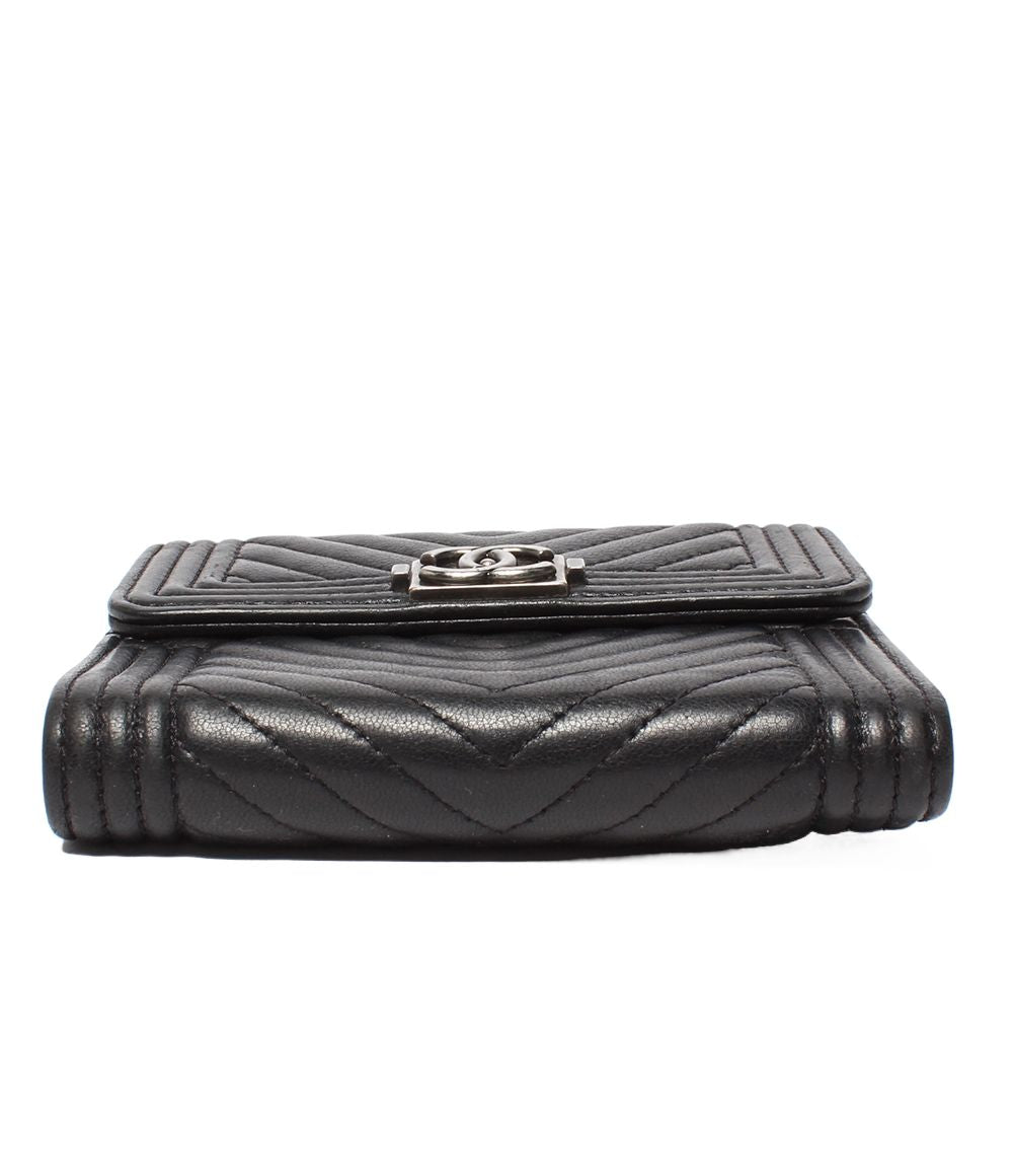 Chanel Bifold Wallet Chevron V-stitch Silver — view 4